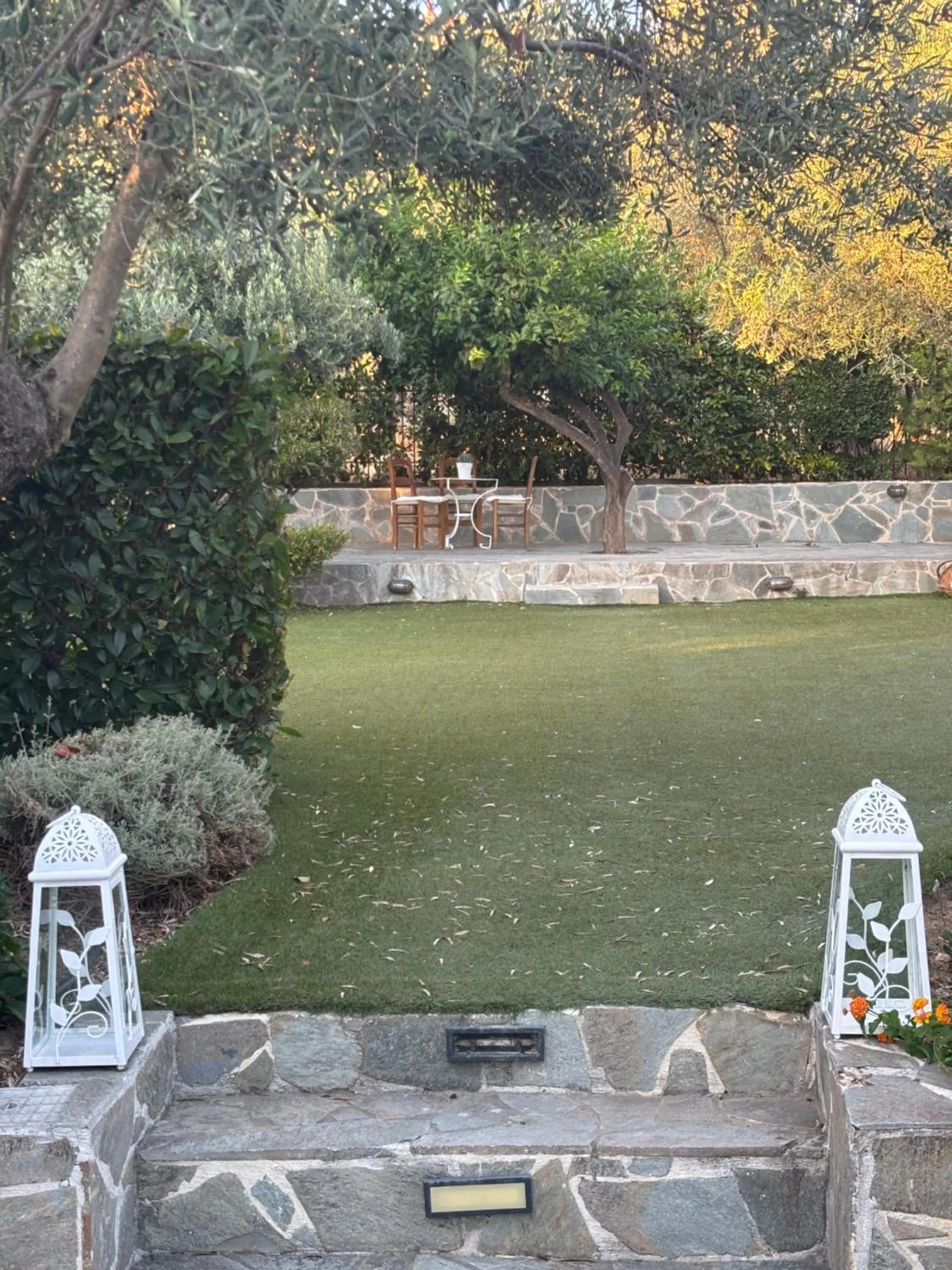 Ampoulos Rooms & Apartments