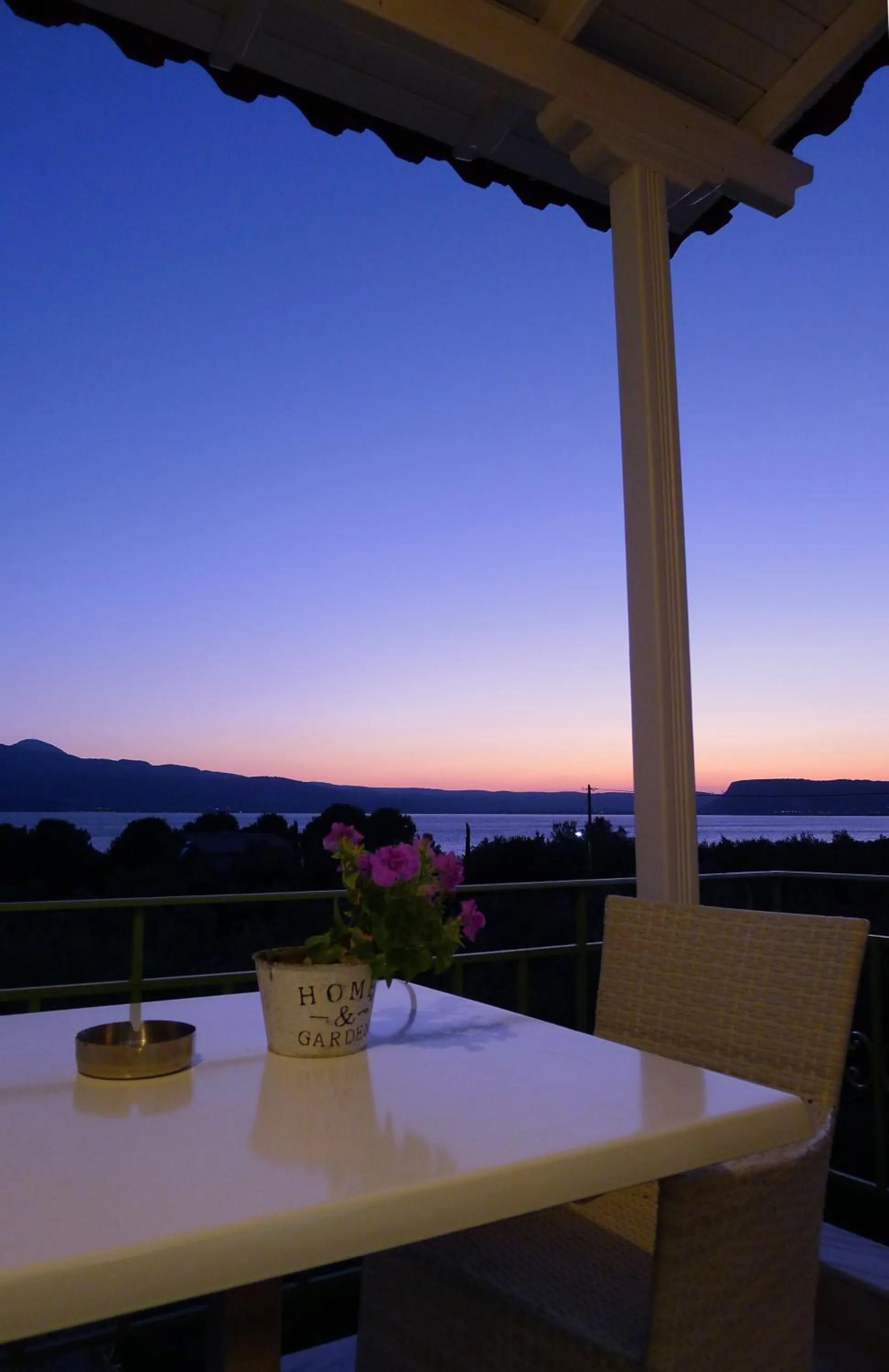 Ampoulos Rooms & Apartments