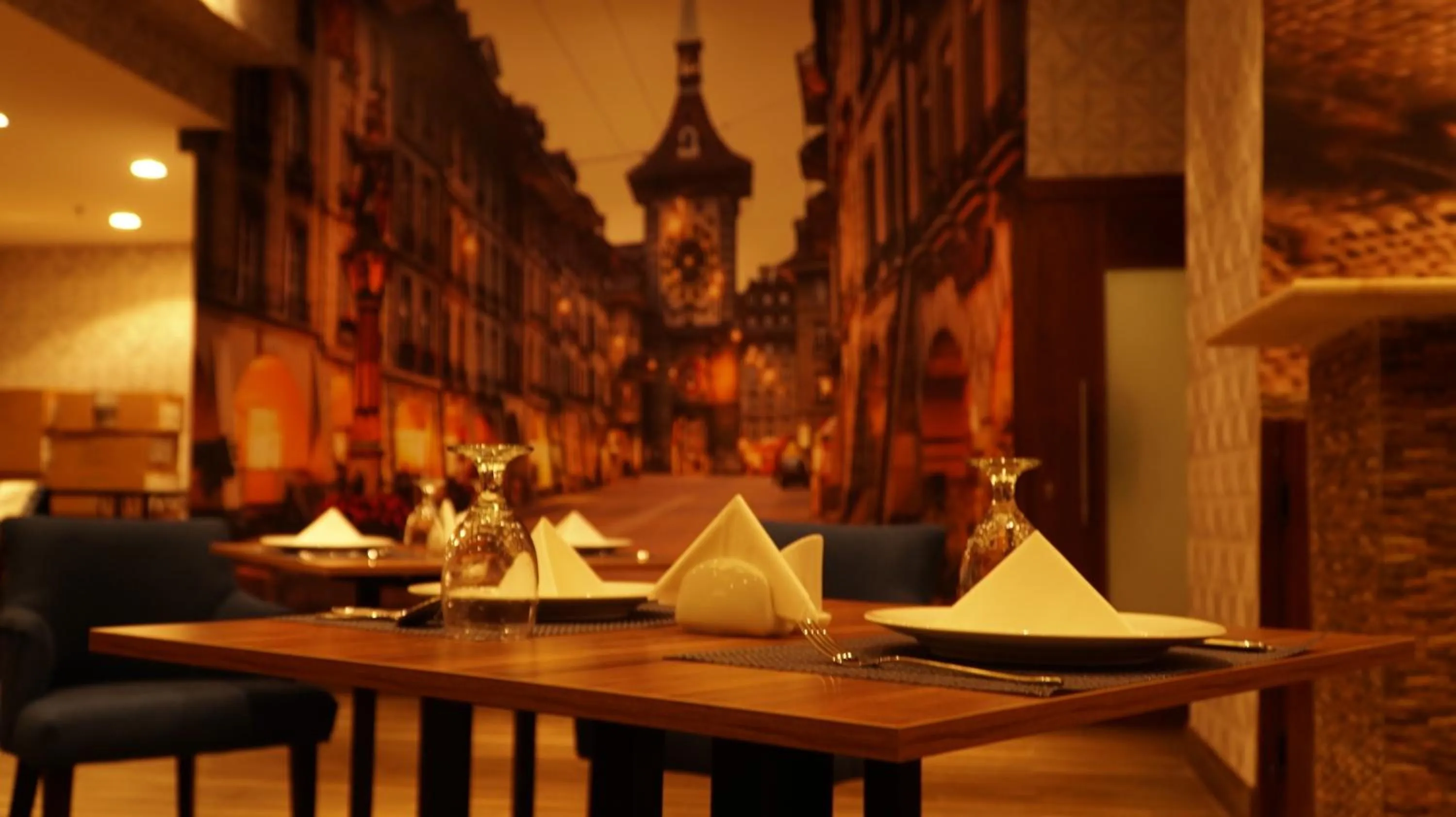 Restaurant/places to eat in Eva Hotel