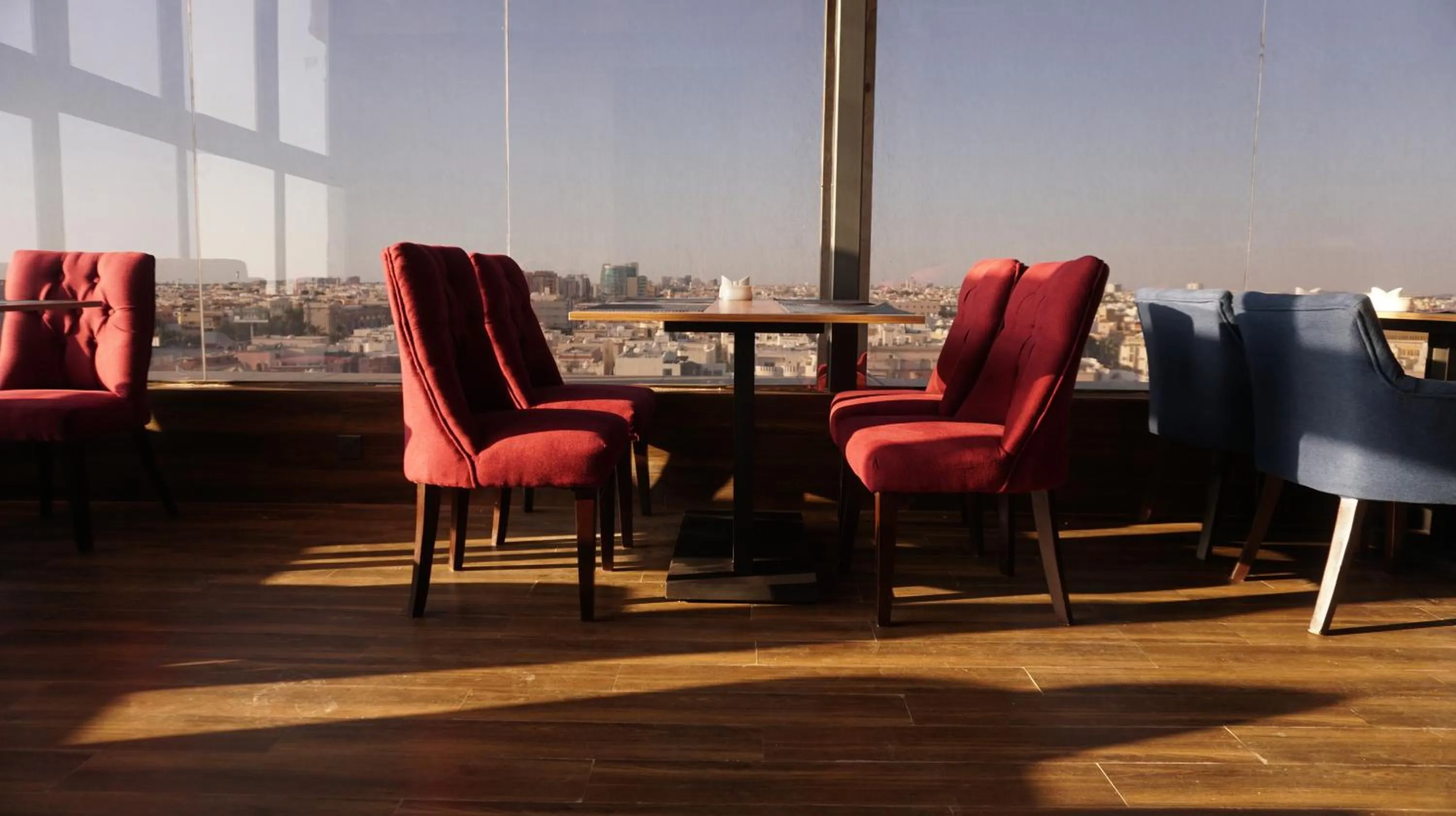 Restaurant/places to eat in Eva Hotel