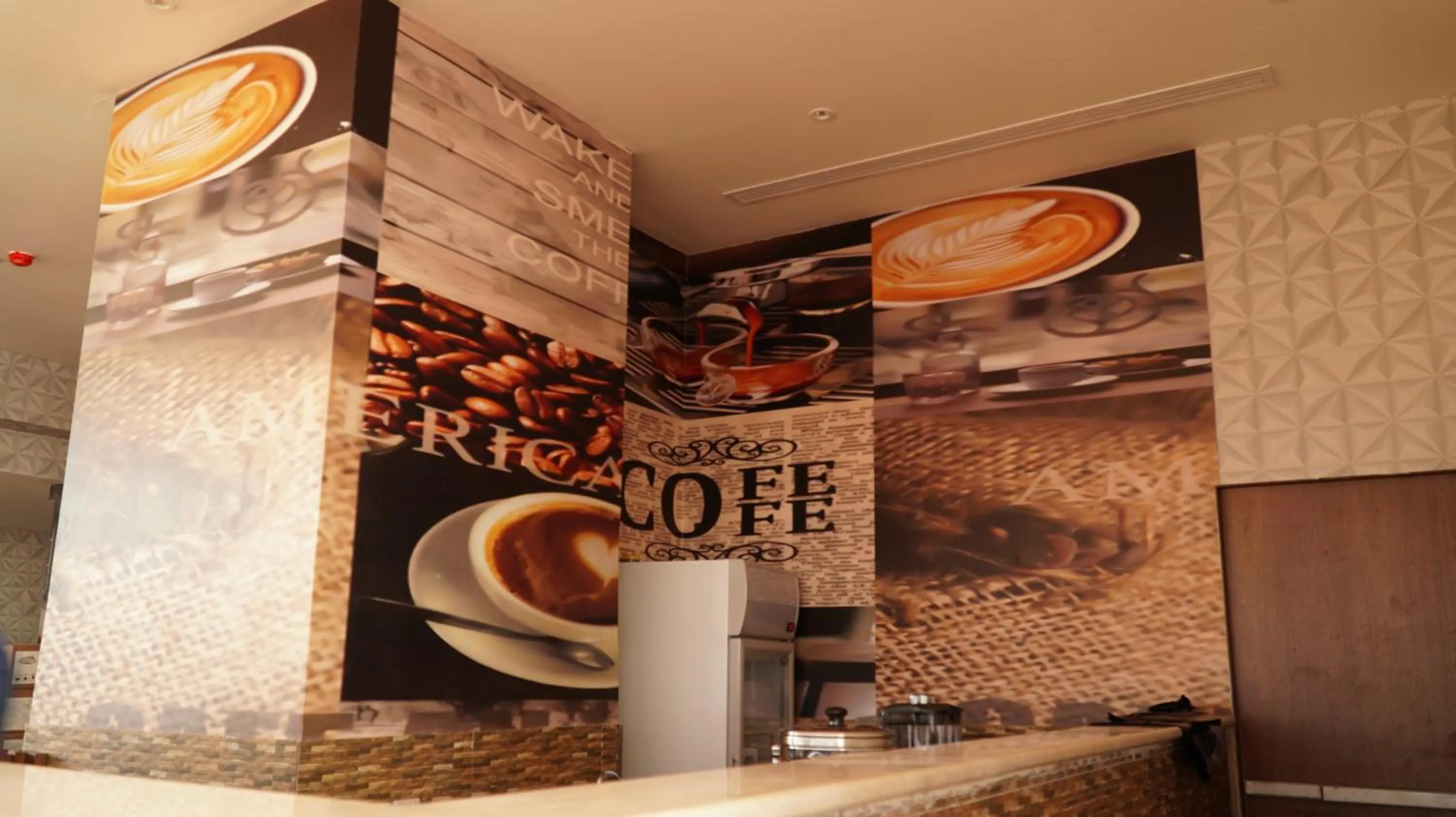 Restaurant/places to eat in Eva Hotel