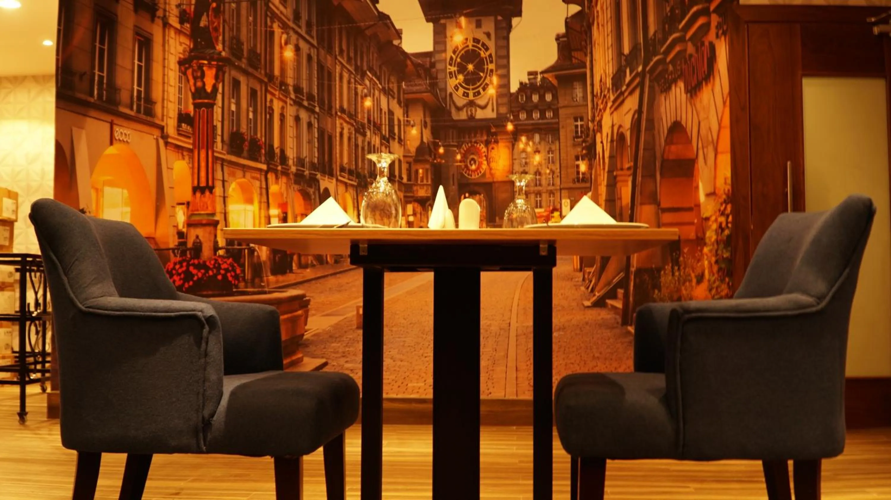 Restaurant/places to eat in Eva Hotel