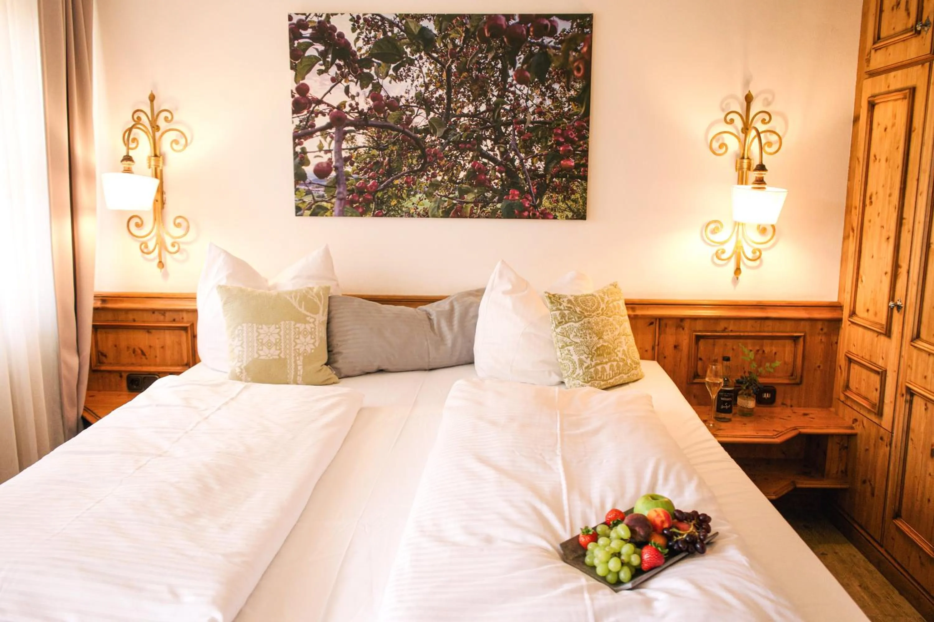 Photo of the whole room, Bed in Mäsers Allgäuherz