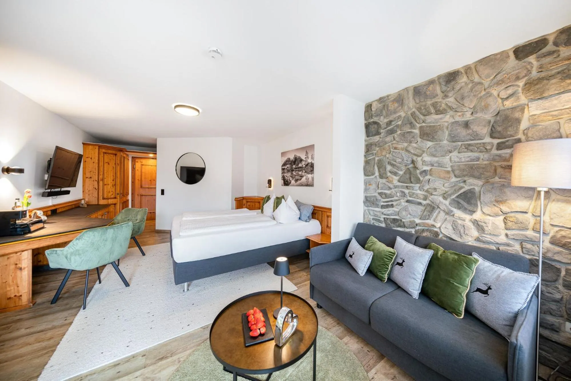 Photo of the whole room, Bed in Mäsers Allgäuherz