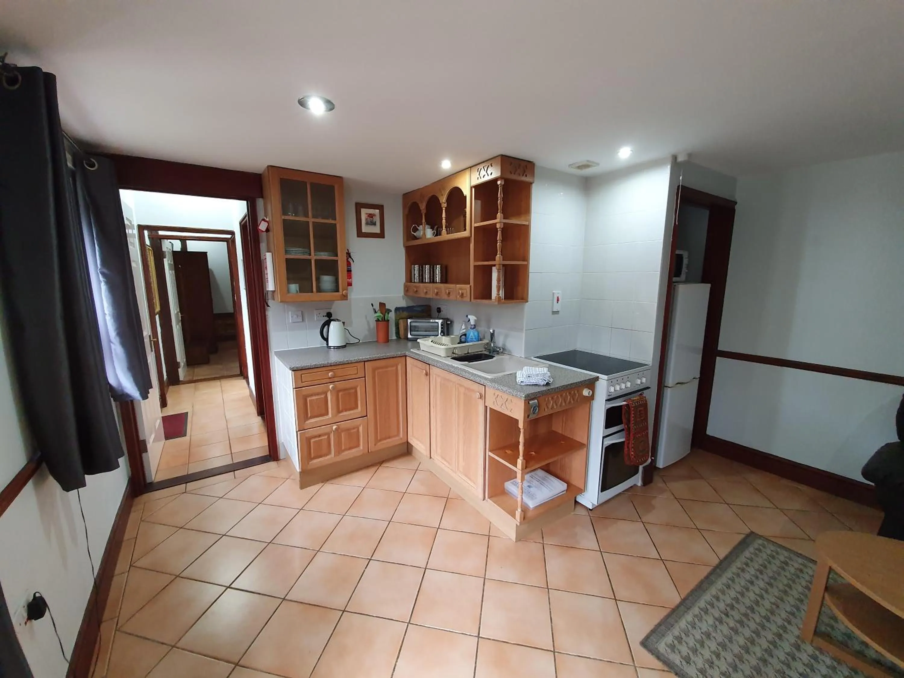 Kitchen or kitchenette in Low Farm Cottages