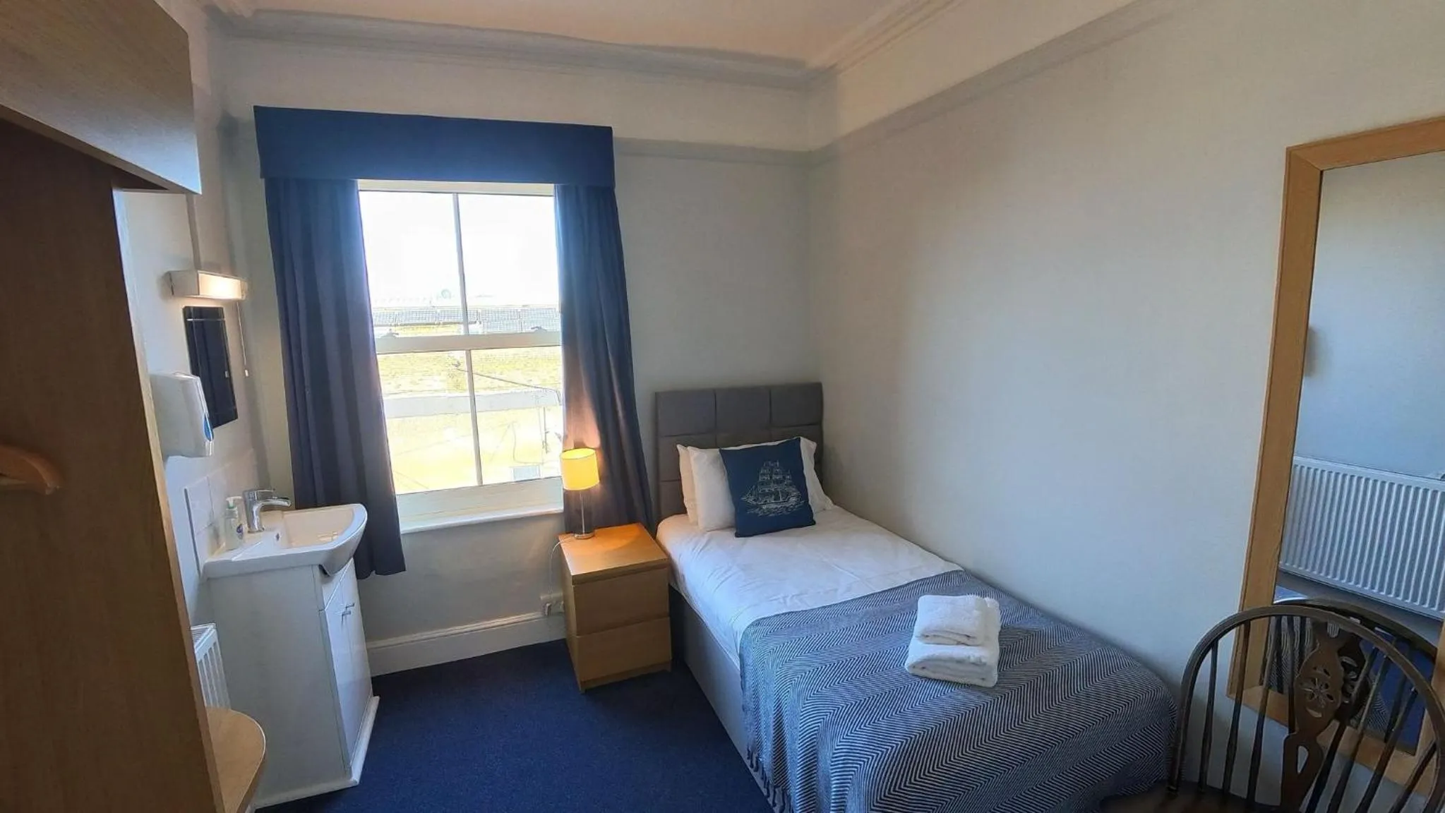 Bedroom, Bed in Royal Temple Yacht Club