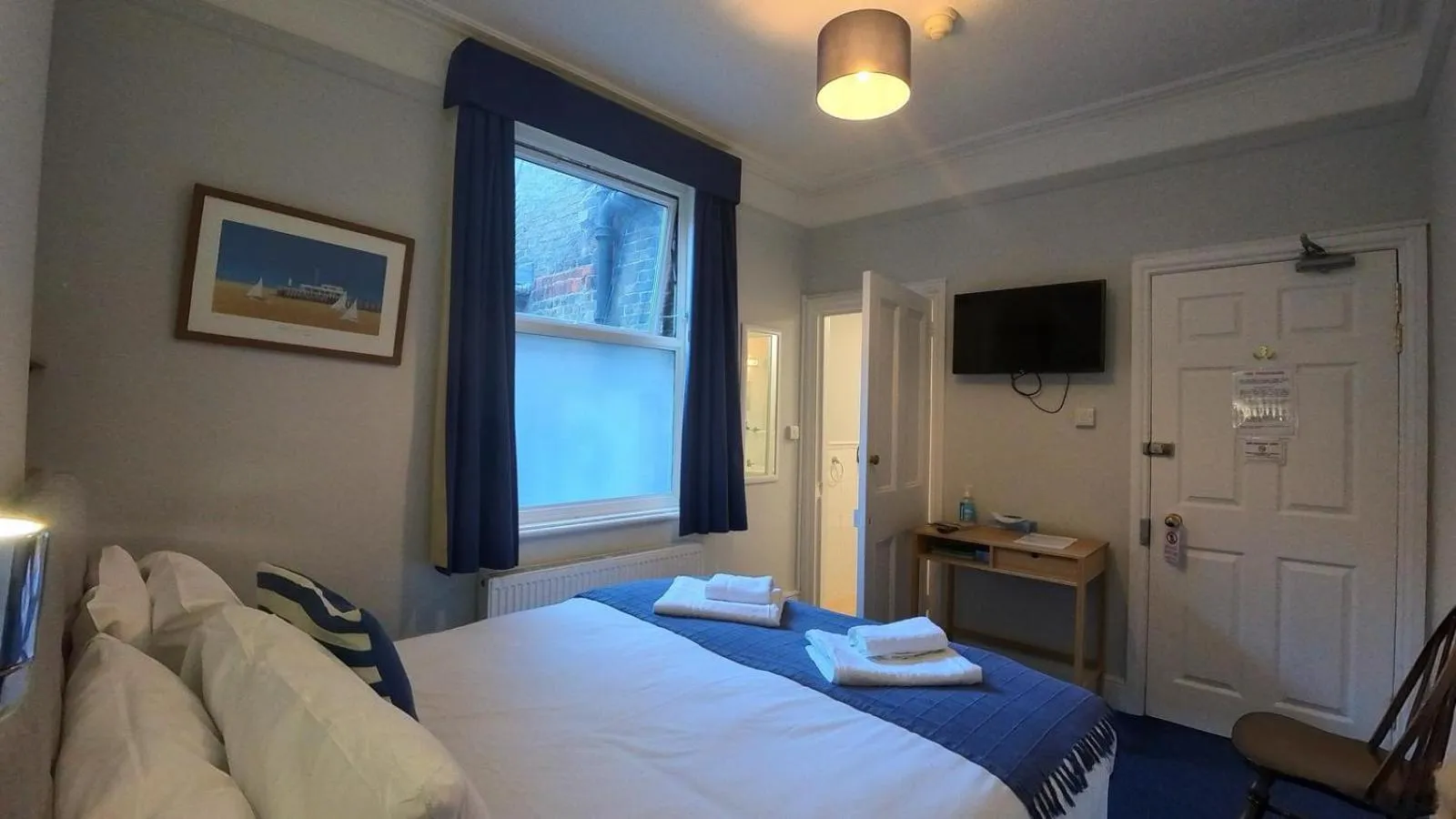 Bedroom, Bed in Royal Temple Yacht Club
