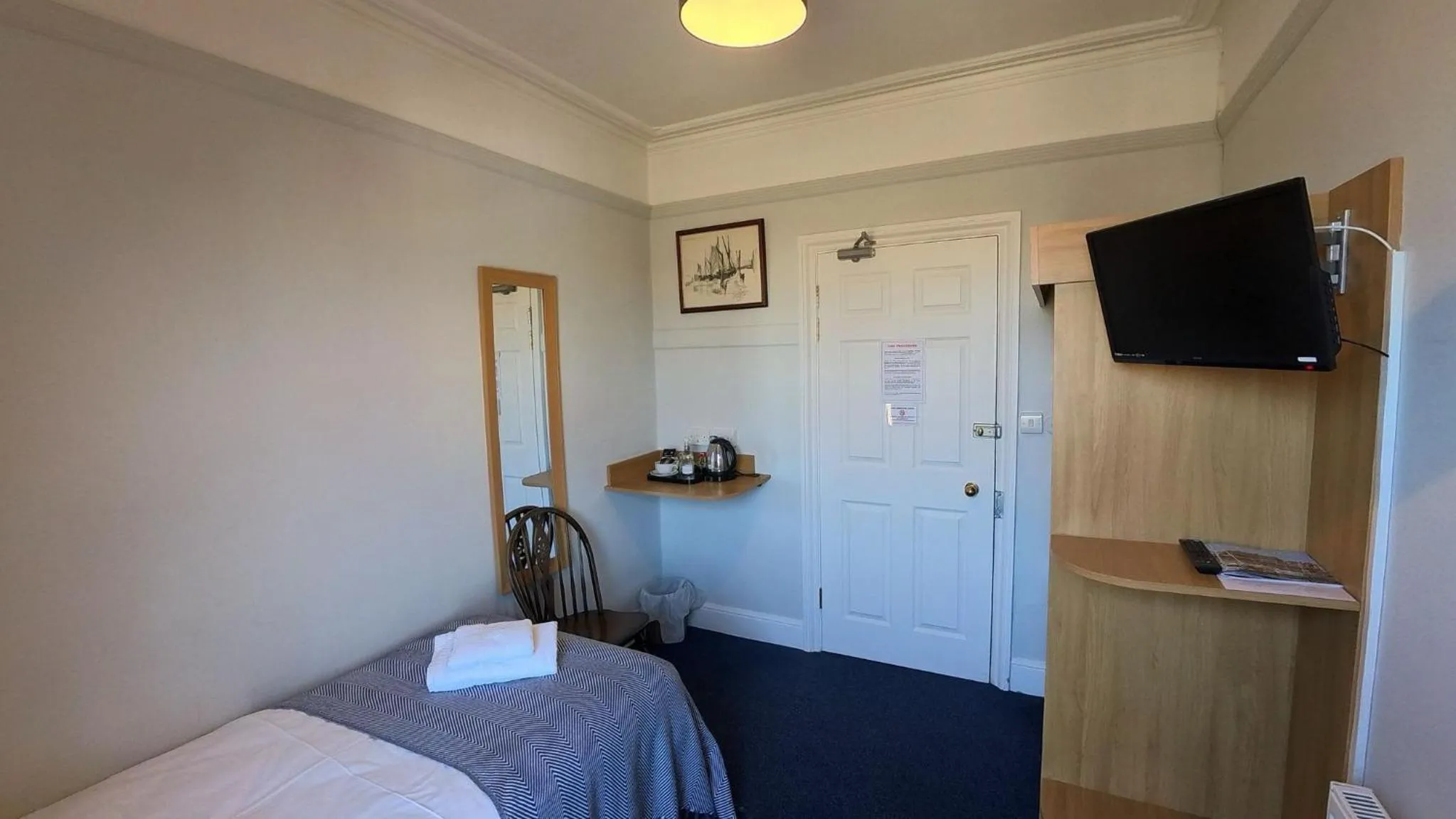 Bedroom, Bed in Royal Temple Yacht Club