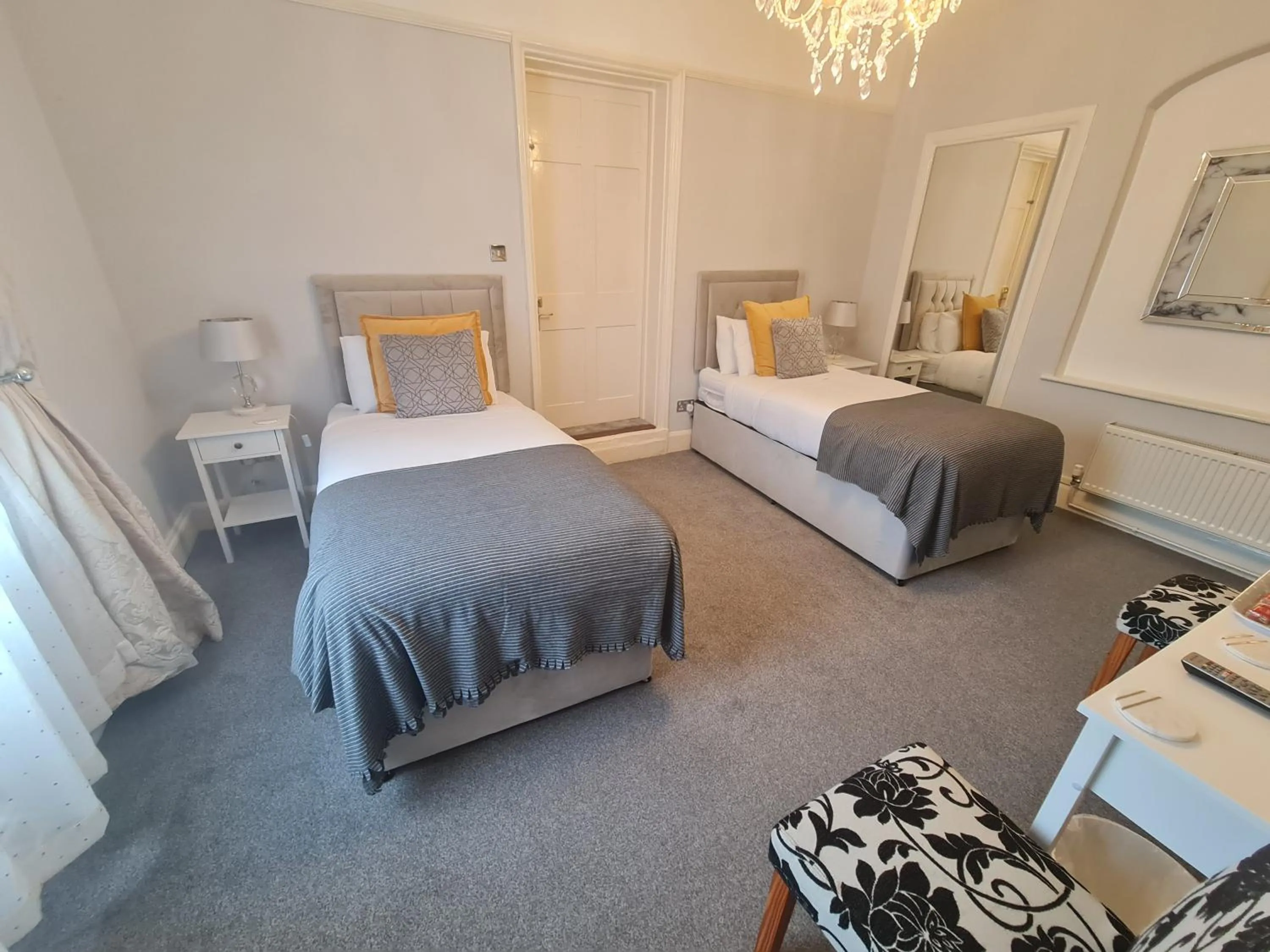 Bed in Beaufort Lodge - Town centre - Free parking