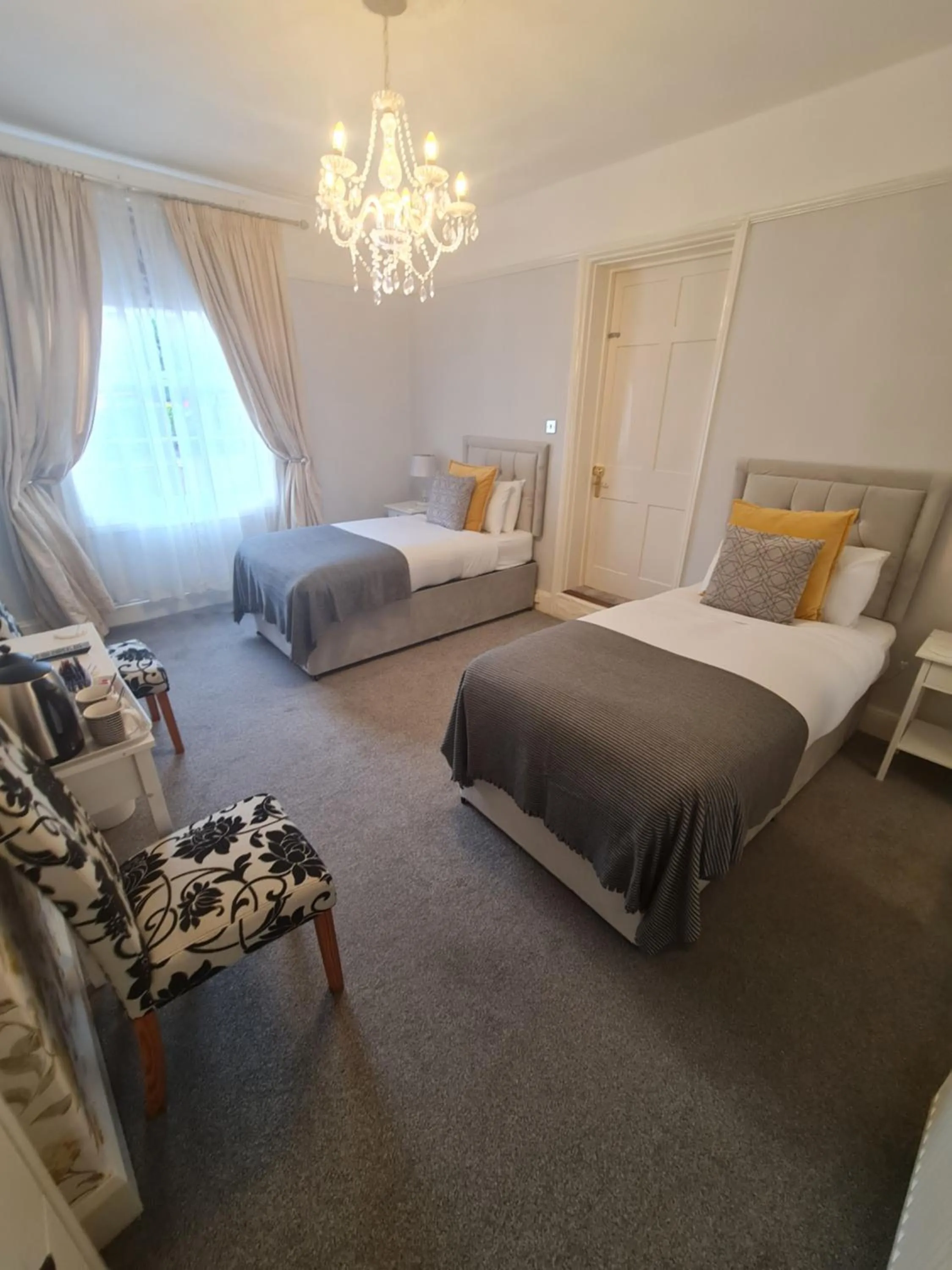 Bed in Beaufort Lodge - Town centre - Free parking