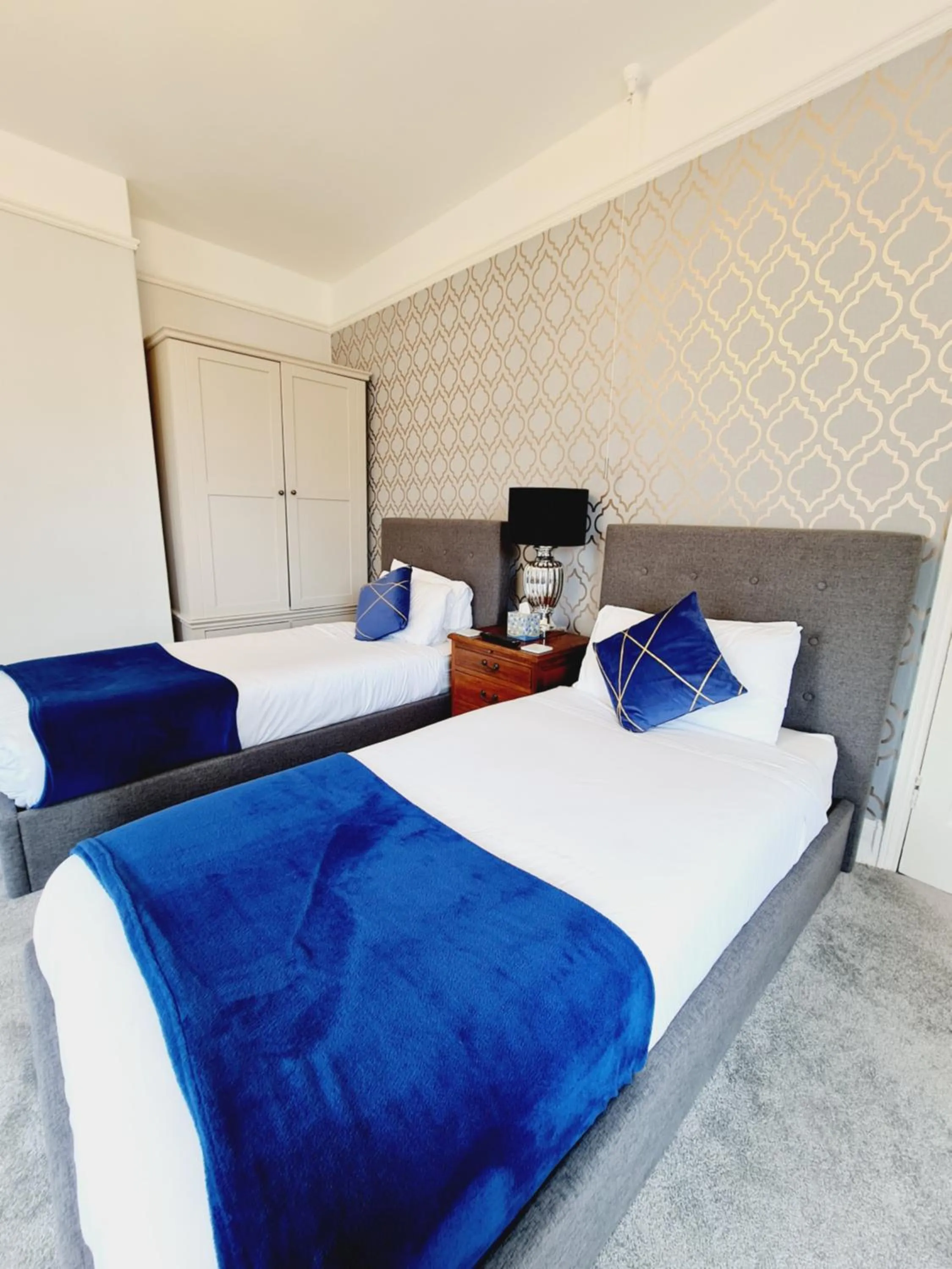 Bed in Beaufort Lodge - Town centre - Free parking