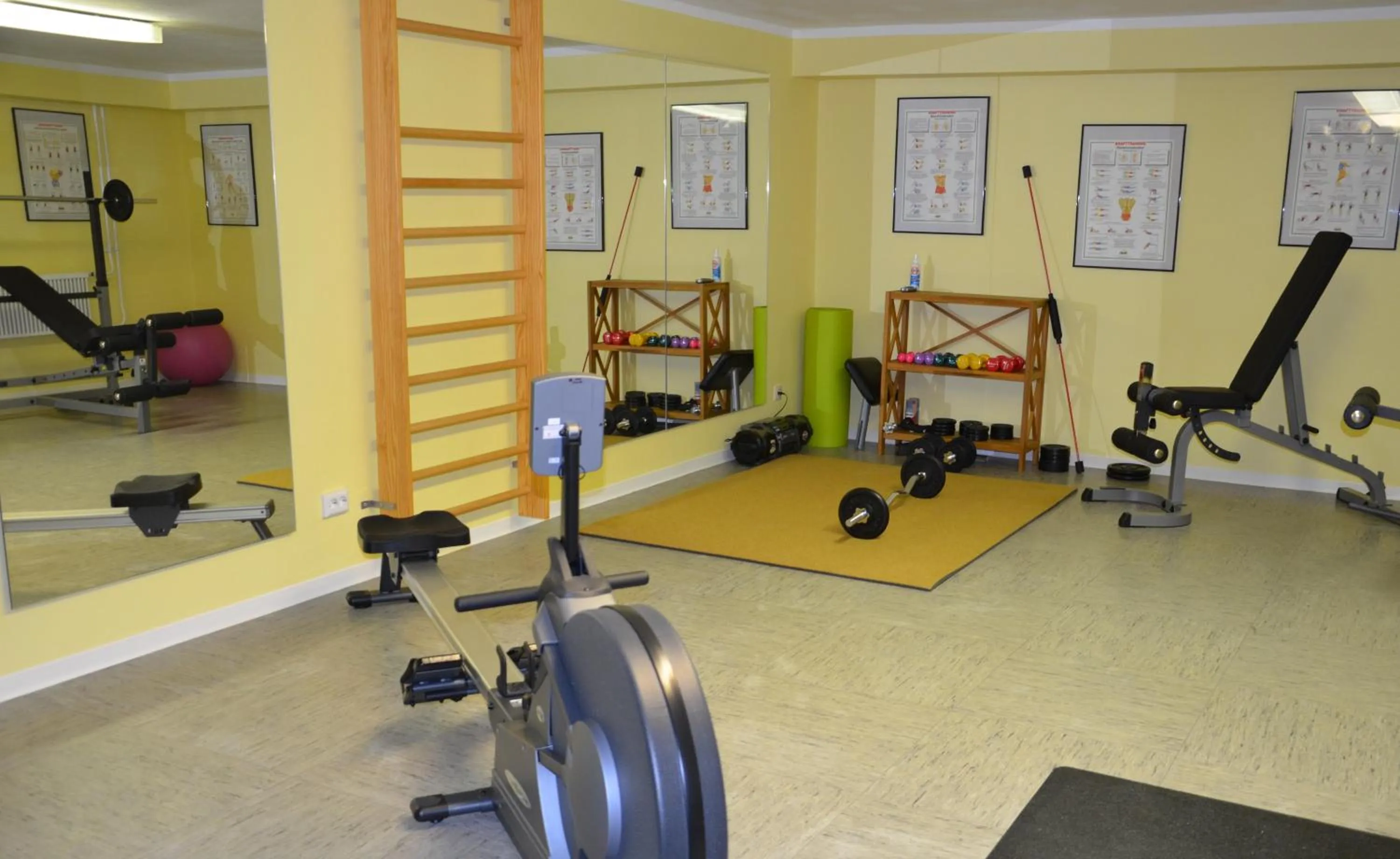 Fitness centre/facilities in Flair Hotel am Rosenhügel - Garni
