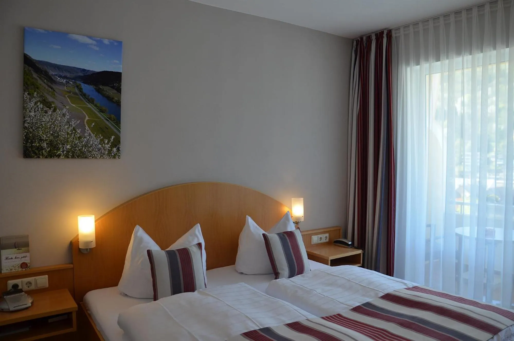 Photo of the whole room, Bed in Flair Hotel am Rosenhügel - Garni