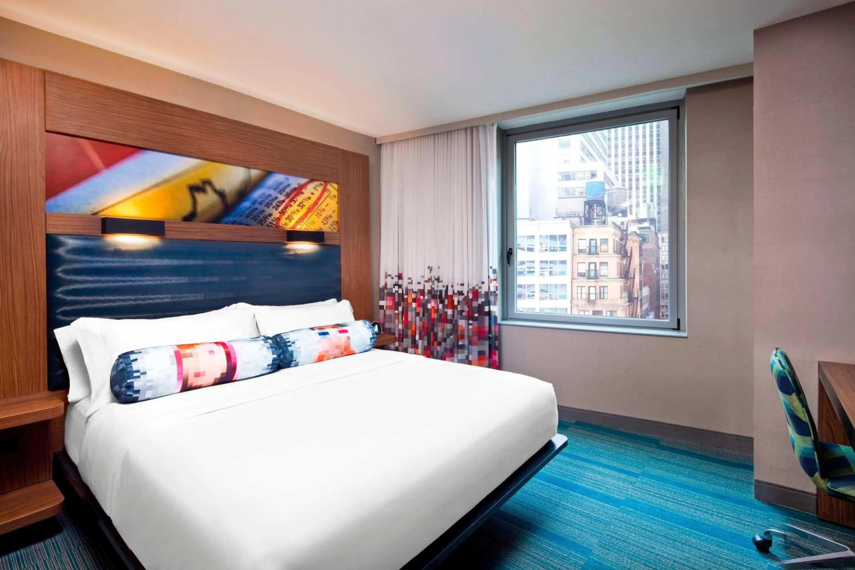 Photo of the whole room, Bed in Aloft Manhattan Downtown - Financial District