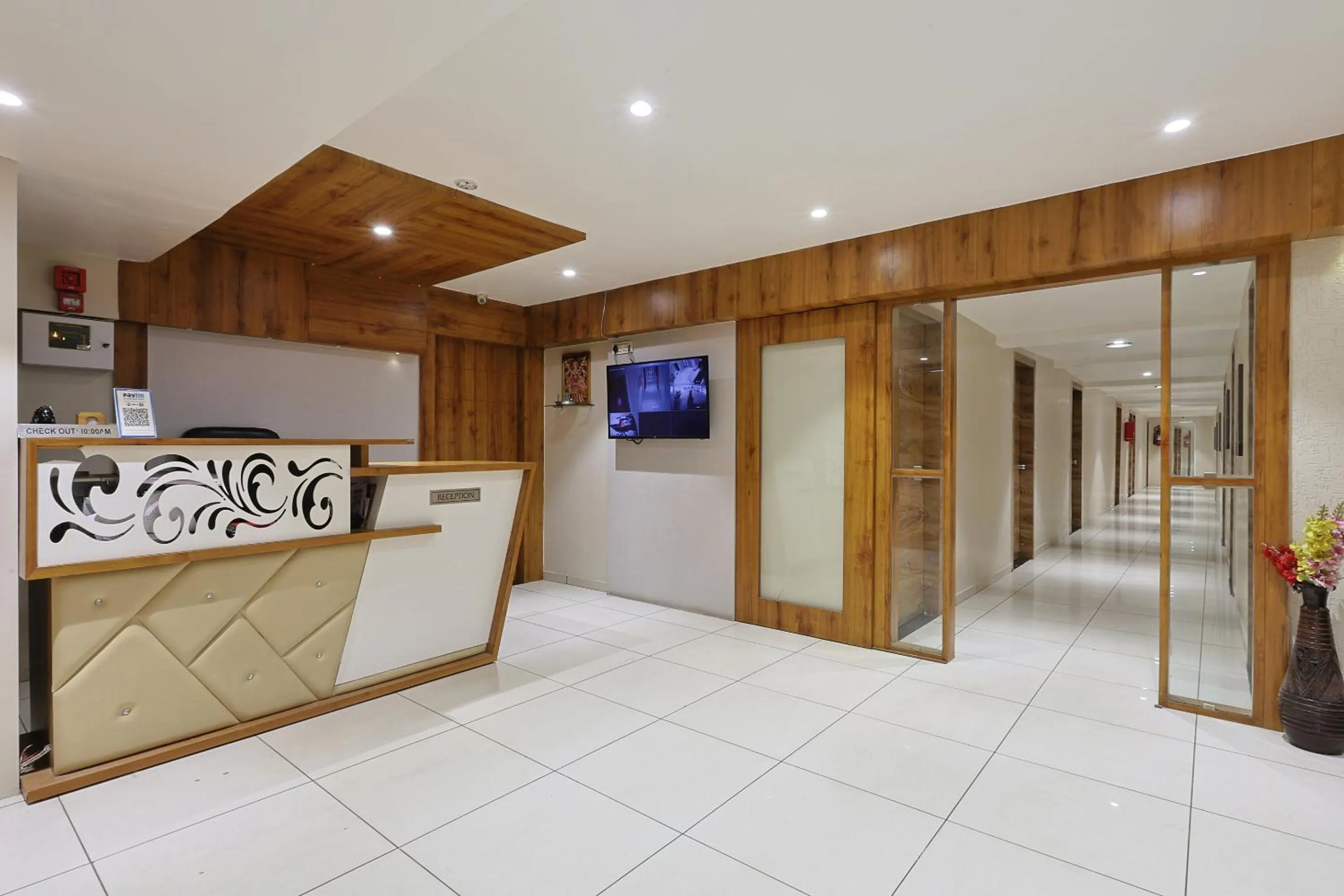 Lobby or reception in HOTEL SHALIGRAM