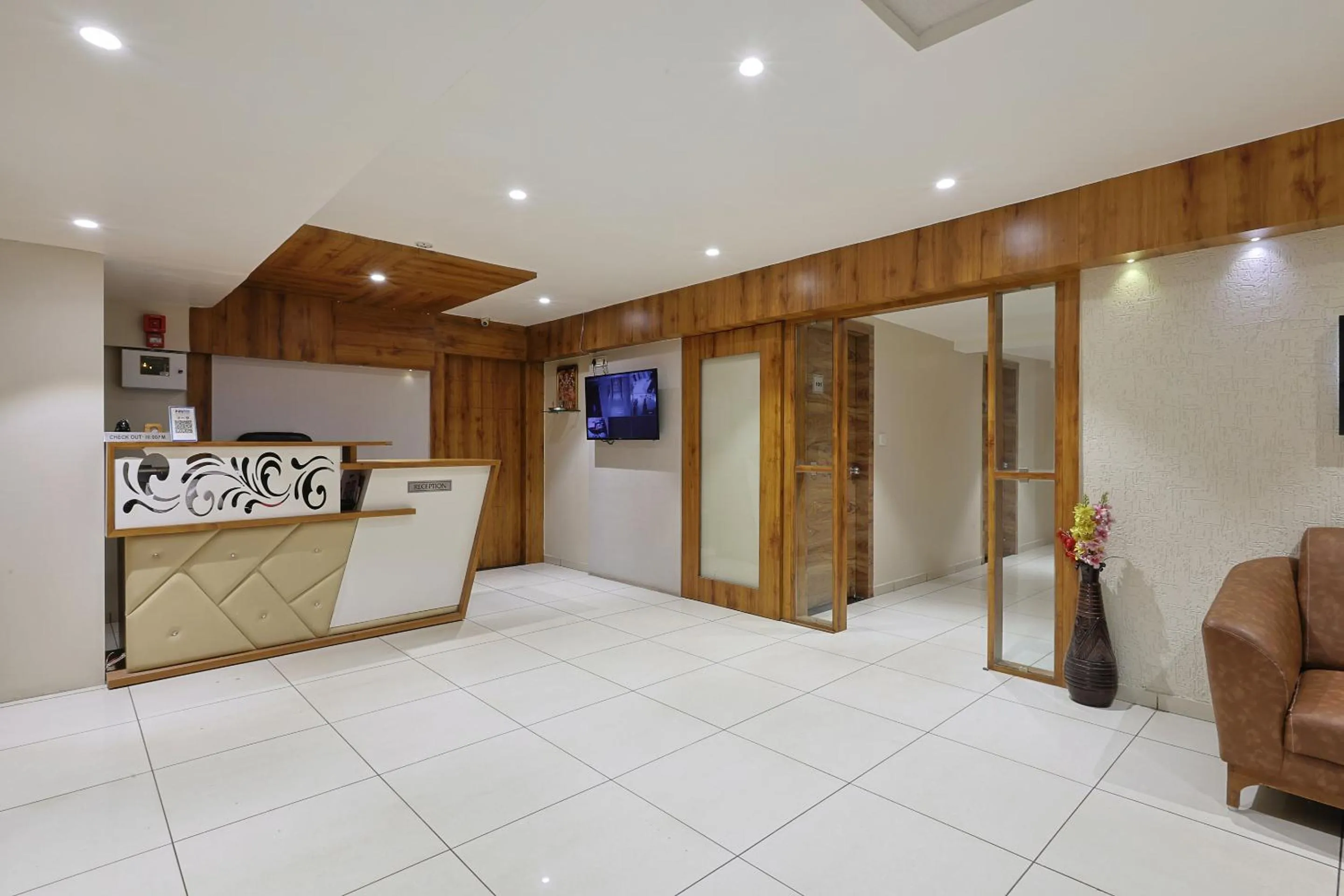 Lobby or reception in HOTEL SHALIGRAM