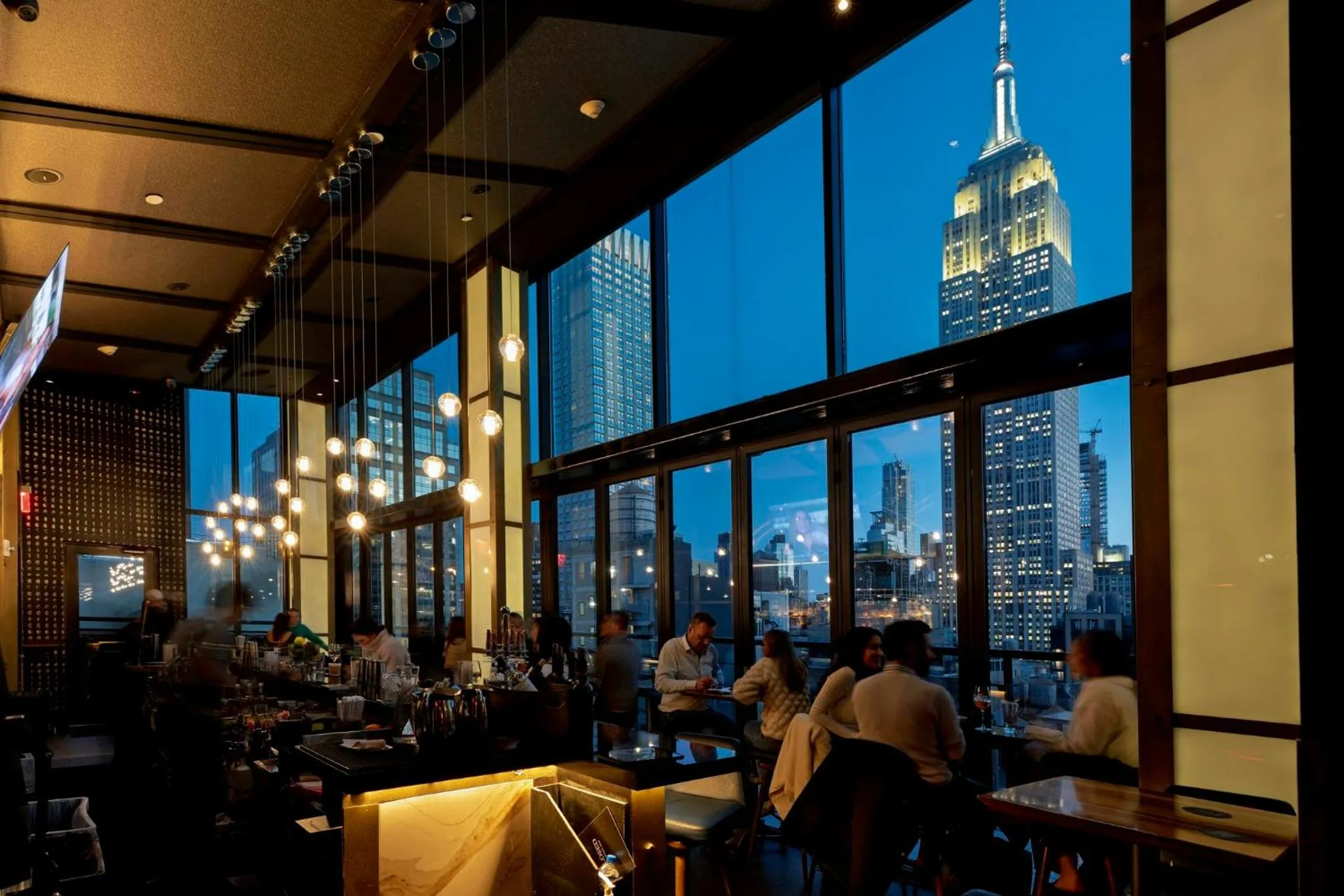 Restaurant/places to eat in Archer Hotel New York