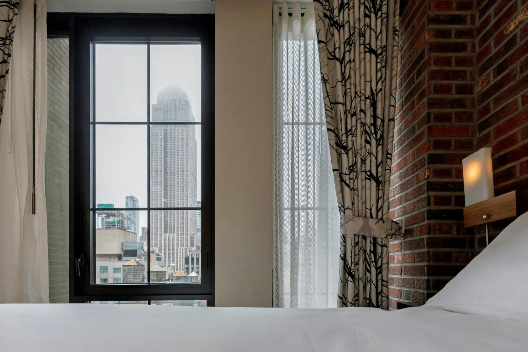 Property building, Bed in Archer Hotel New York