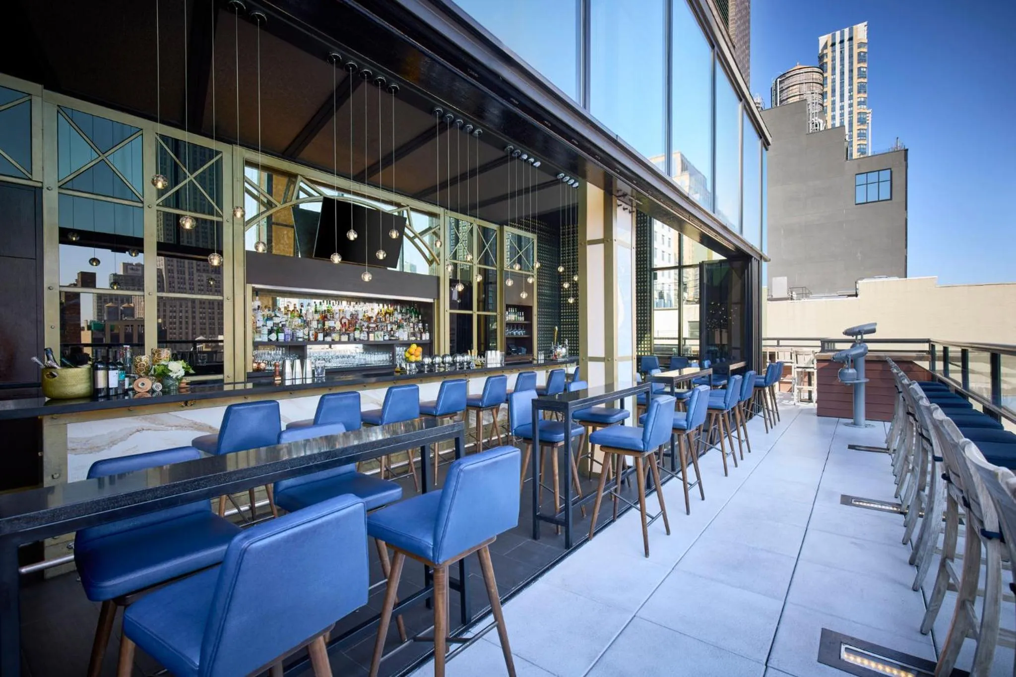 Restaurant/places to eat in Archer Hotel New York