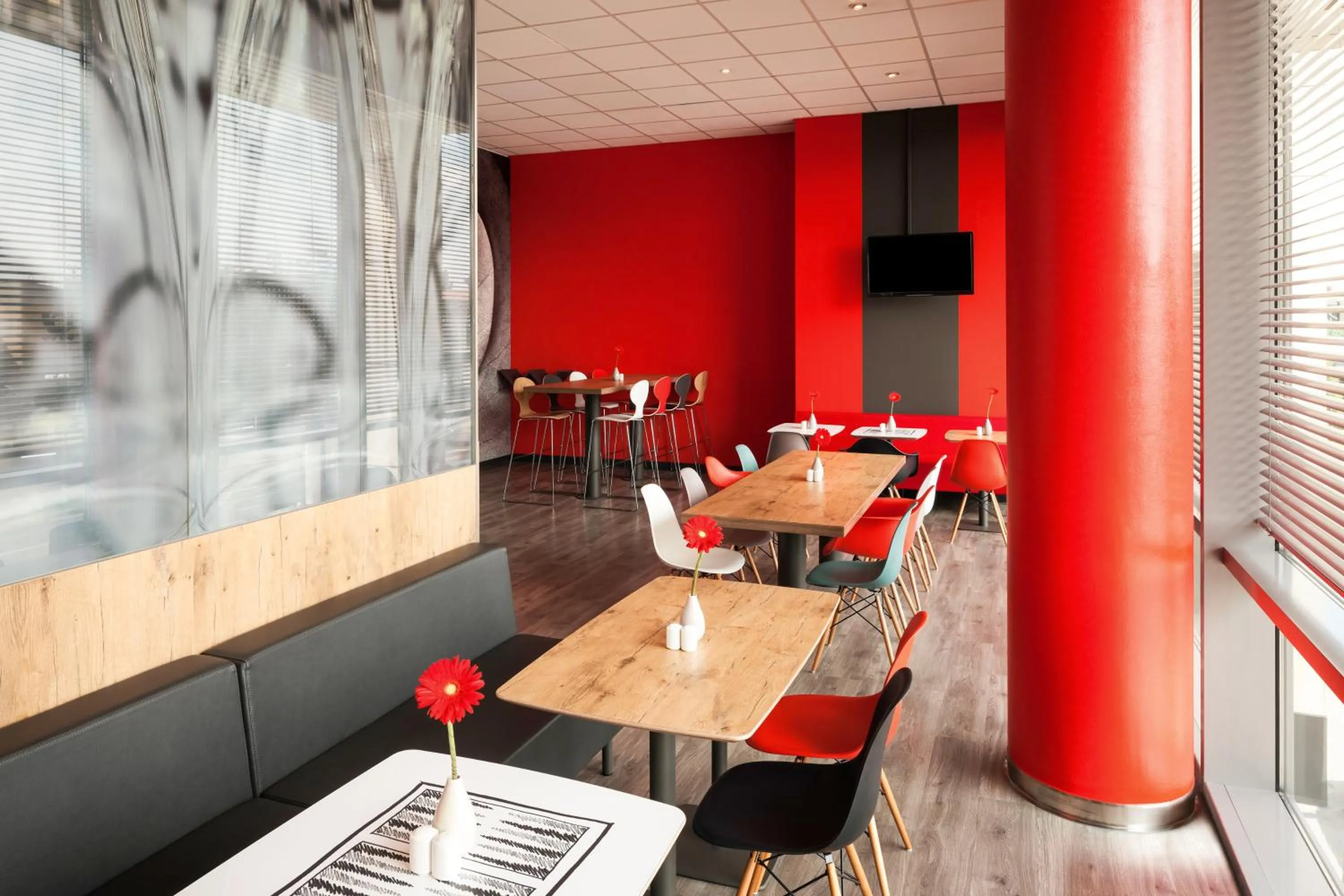 Restaurant/places to eat in ibis Hotel Berlin Spandau
