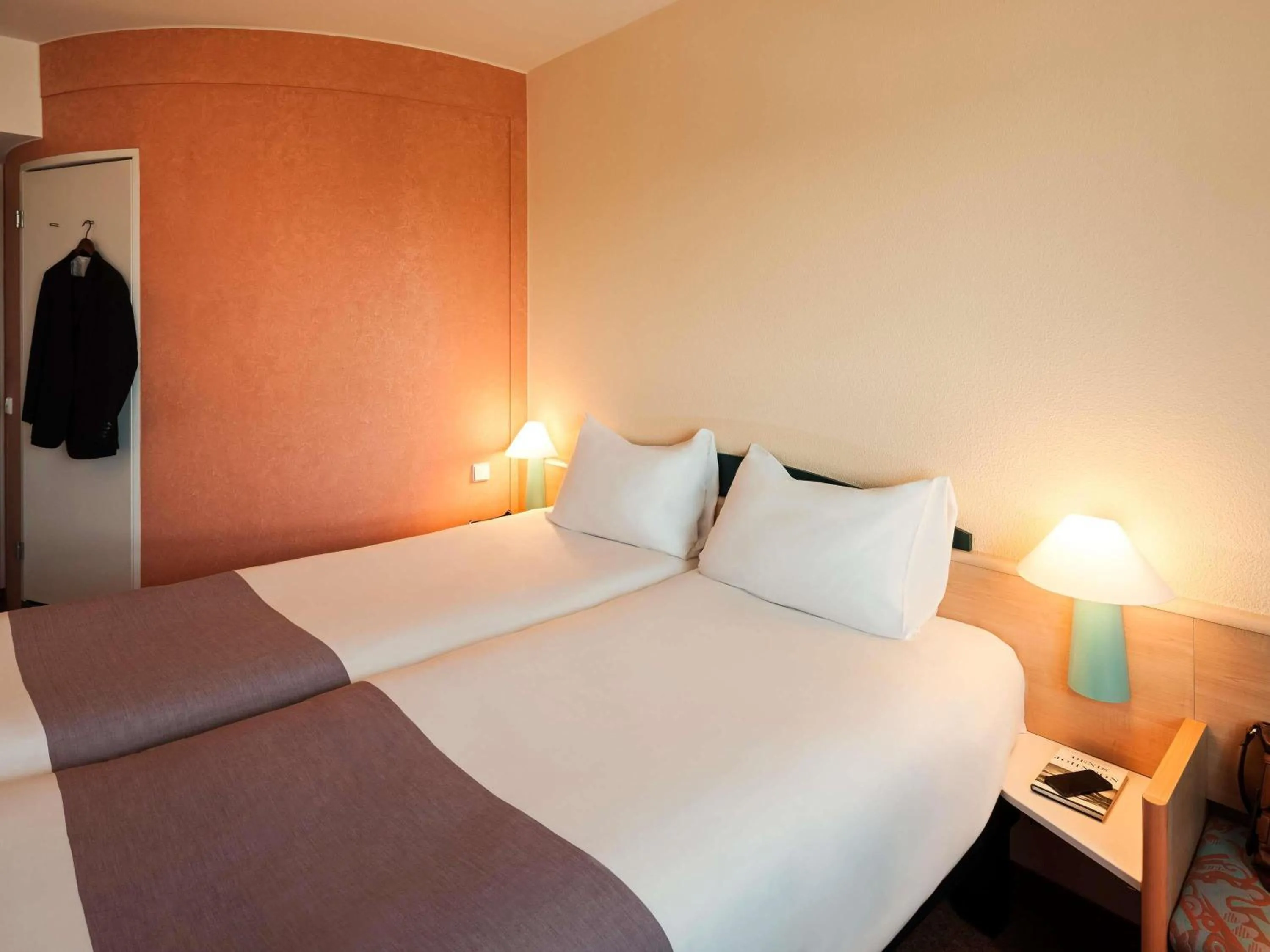 Bedroom, Bed in ibis Hotel Berlin Spandau