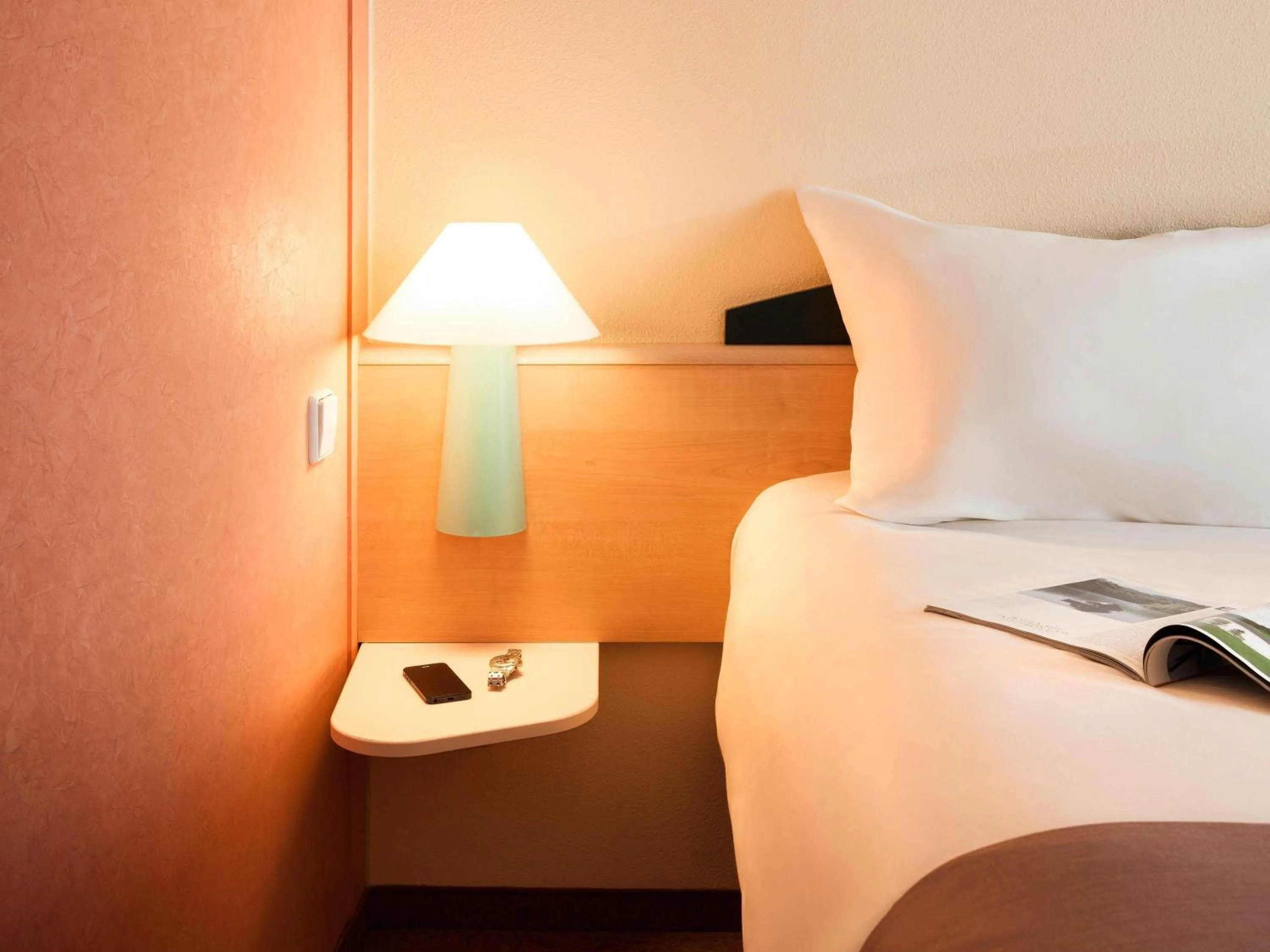 Bedroom, Bed in ibis Hotel Berlin Spandau