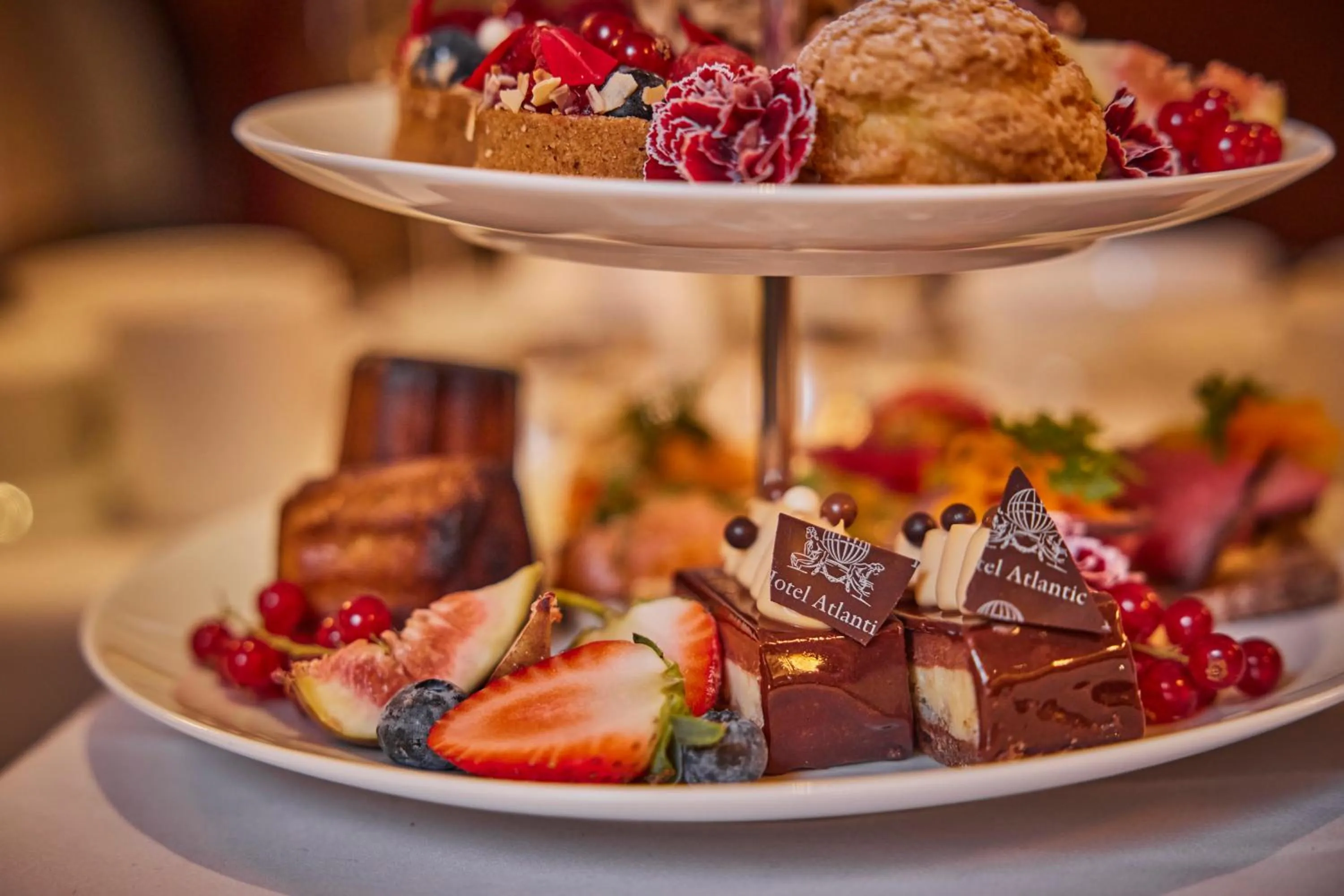 Lounge or bar in Hotel Atlantic Hamburg, Autograph Collection