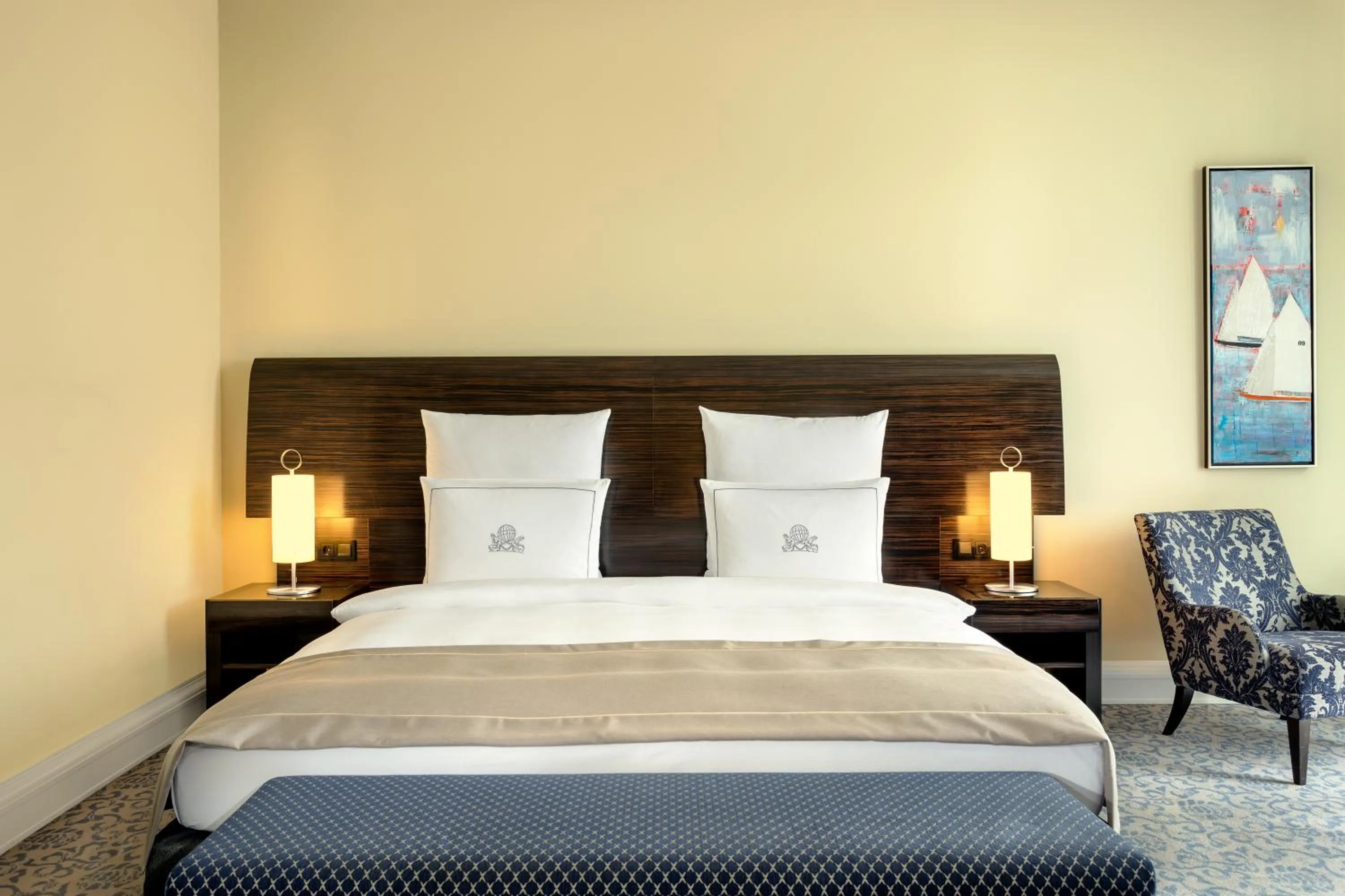 Bedroom, Bed in Hotel Atlantic Hamburg, Autograph Collection