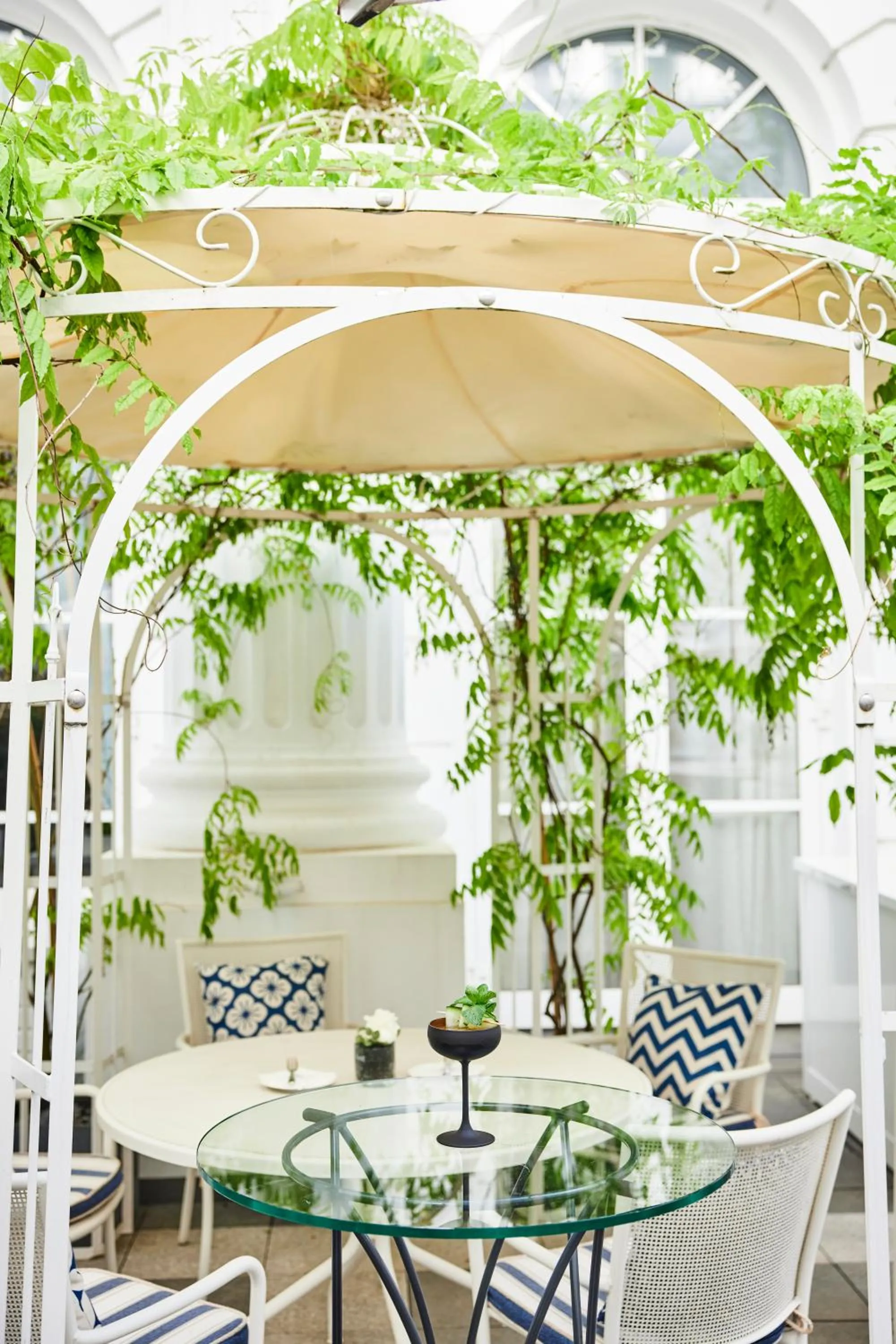 Patio in Hotel Atlantic Hamburg, Autograph Collection