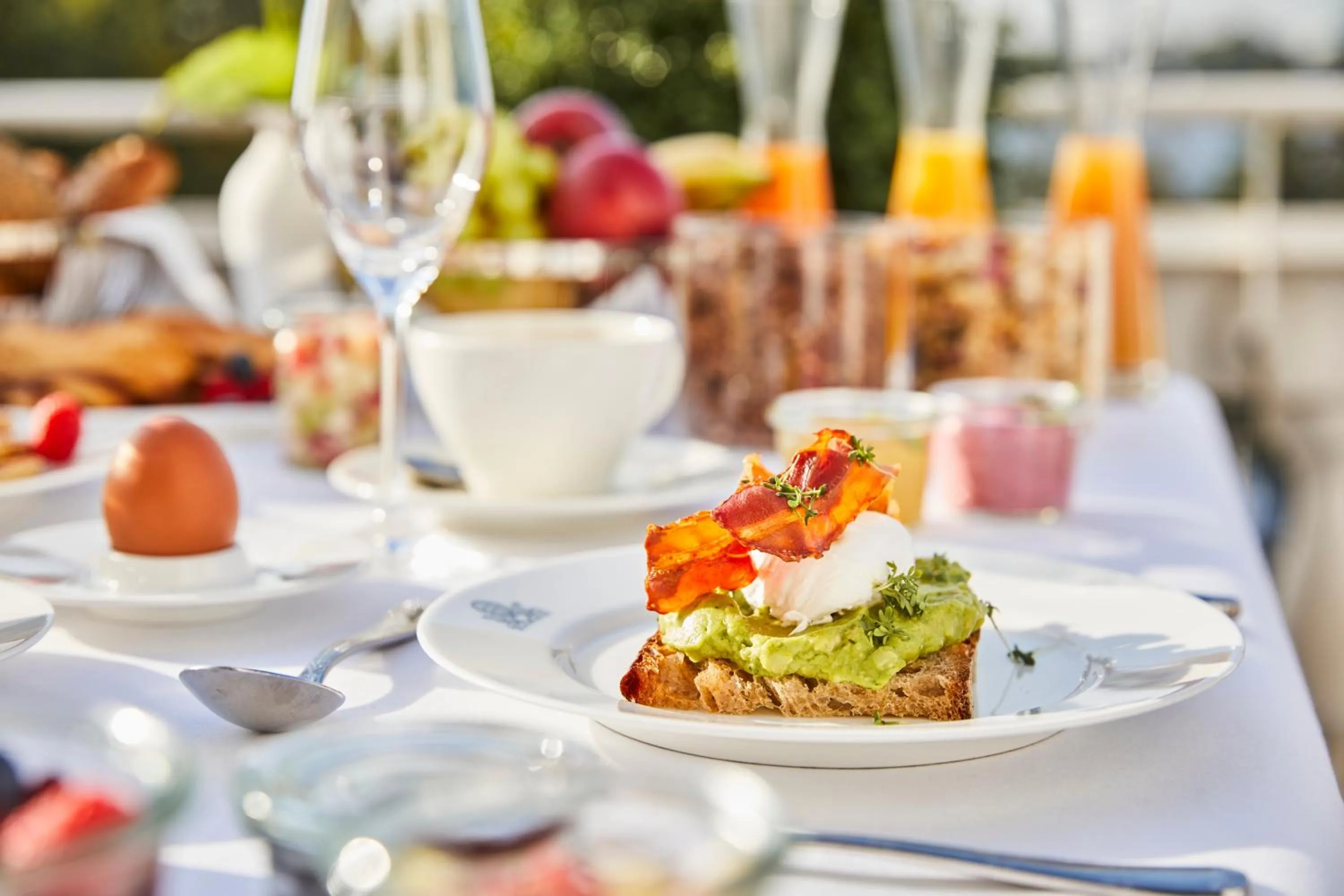 Breakfast in Hotel Atlantic Hamburg, Autograph Collection