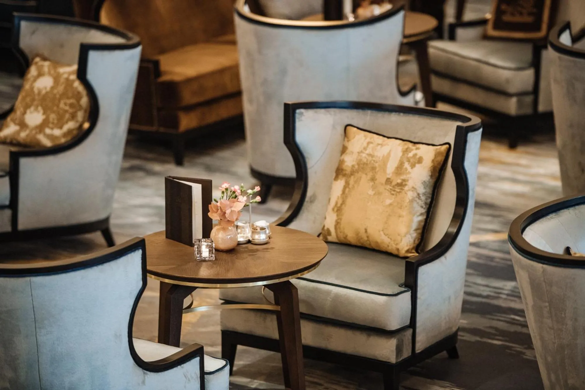 Seating area in Hotel Atlantic Hamburg, Autograph Collection