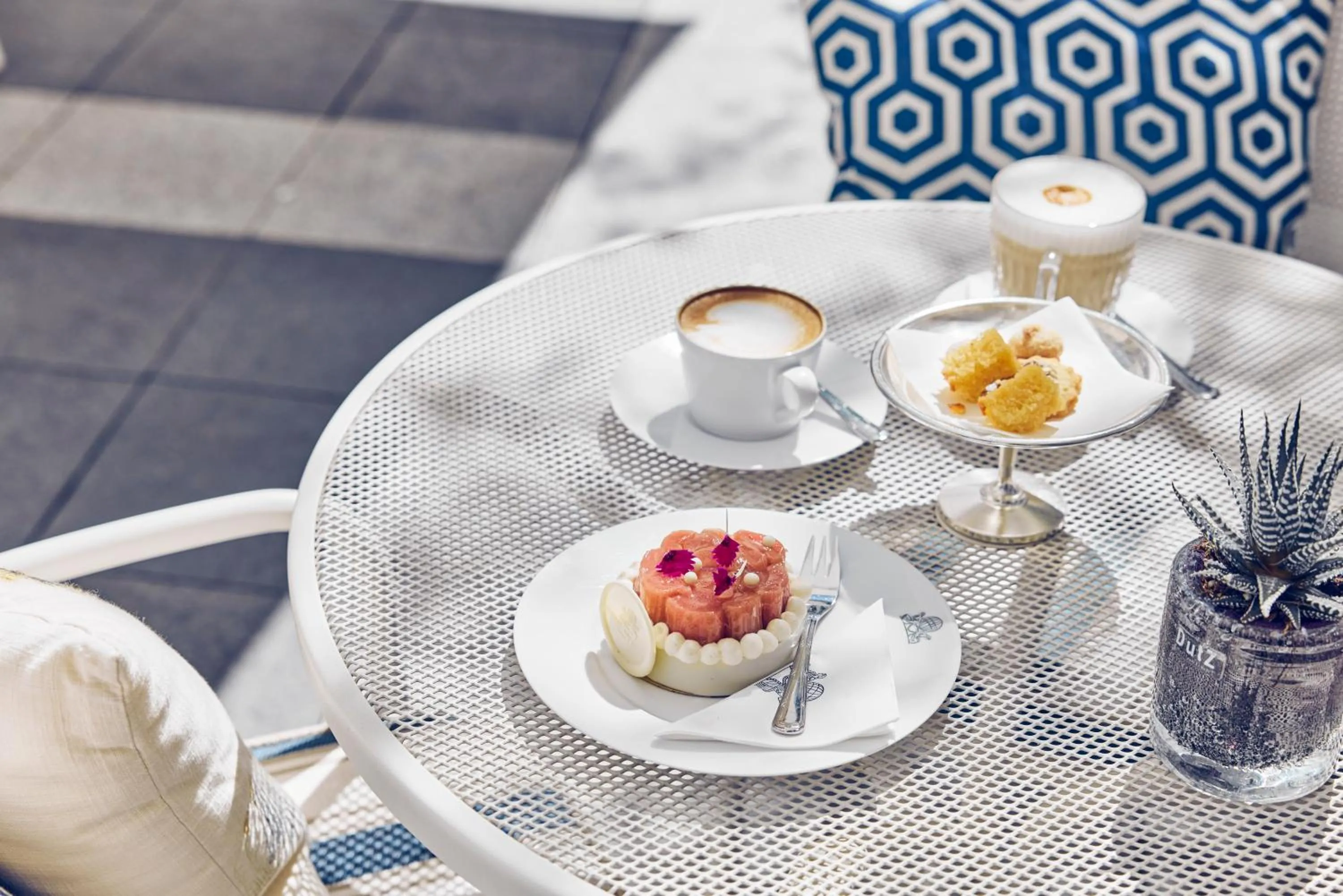 Food and drinks in Hotel Atlantic Hamburg, Autograph Collection