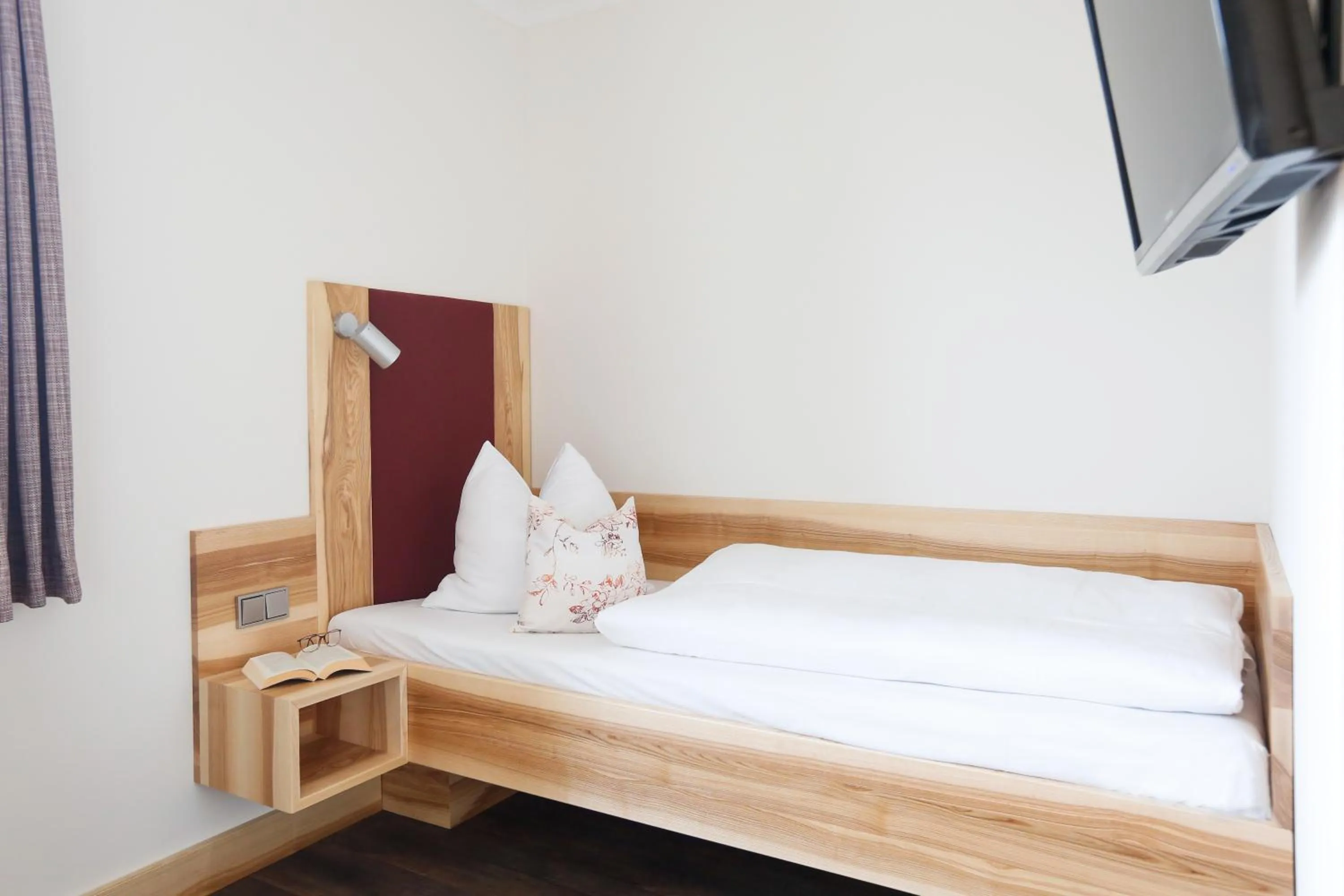 Photo of the whole room, Bed in Landgasthof Geser