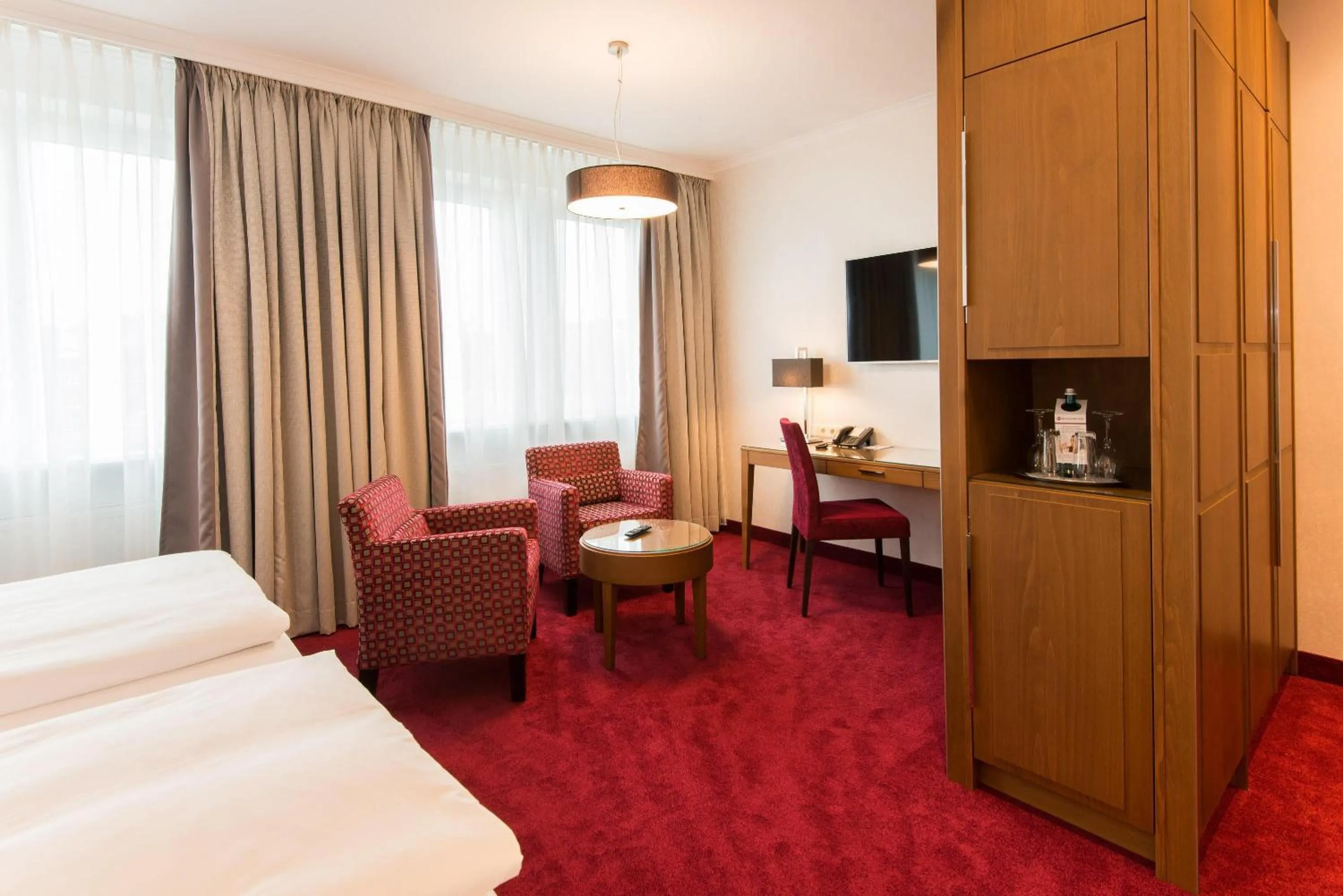 Bedroom, Bed in Best Western Plus Hotel St. Raphael