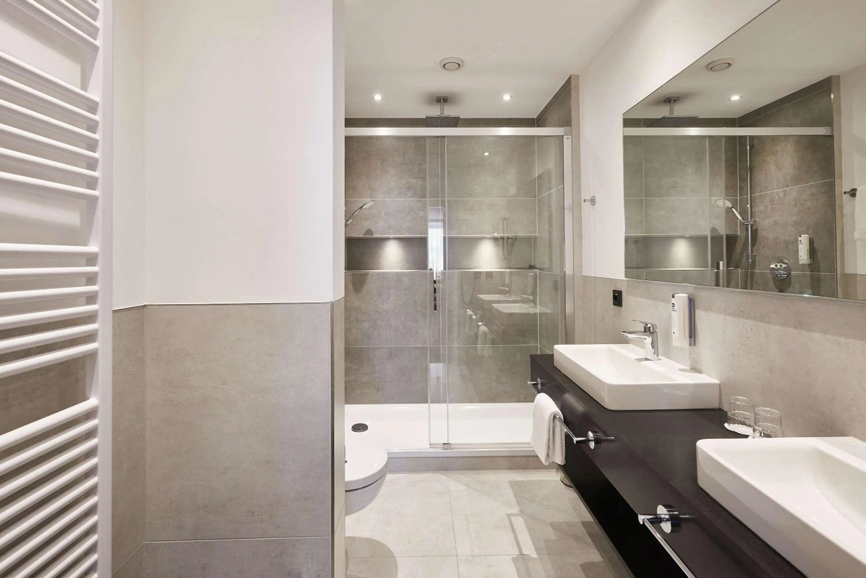 Bathroom in Best Western Hotel Hamburg International