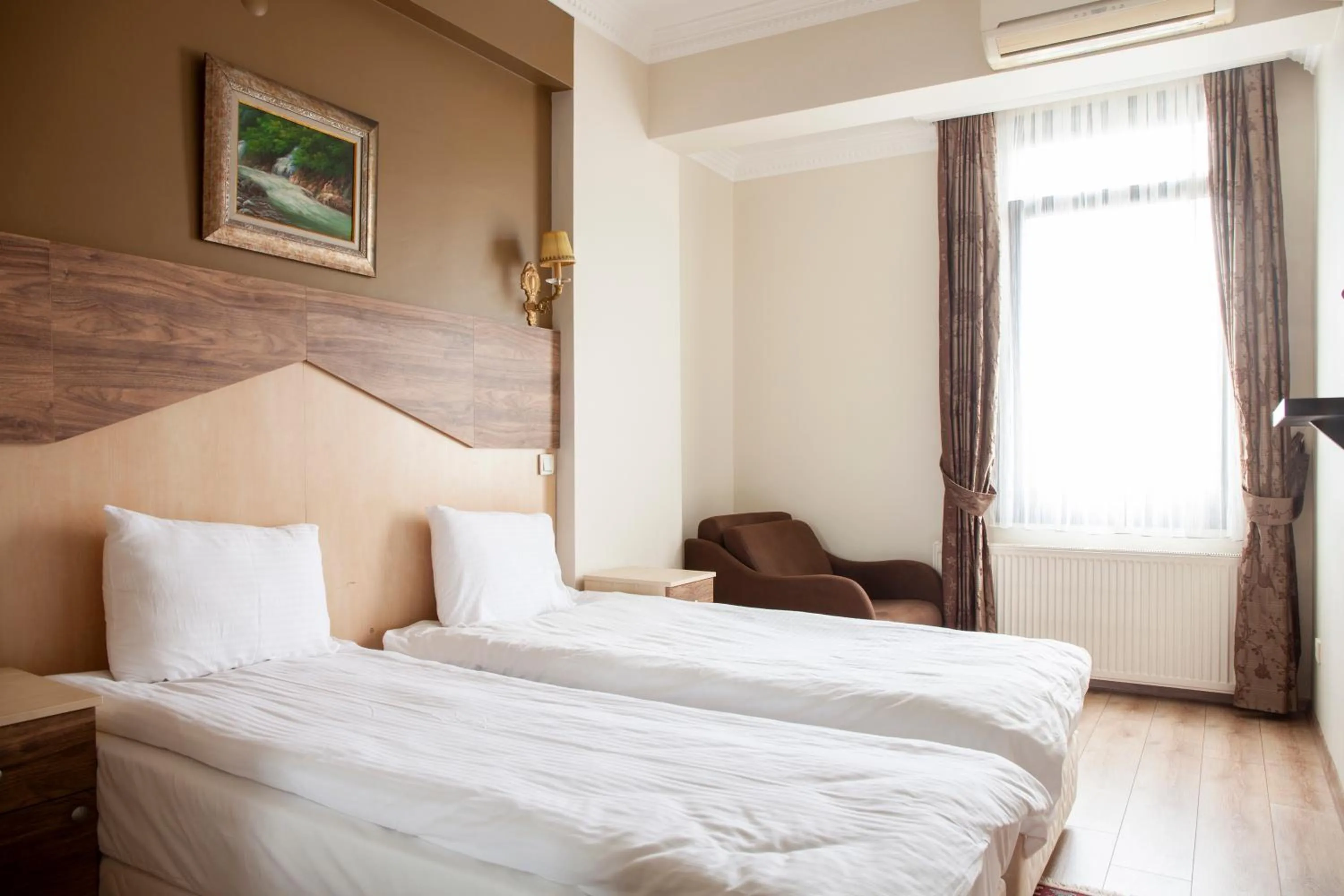 Bed in Sheriff Royal Suite