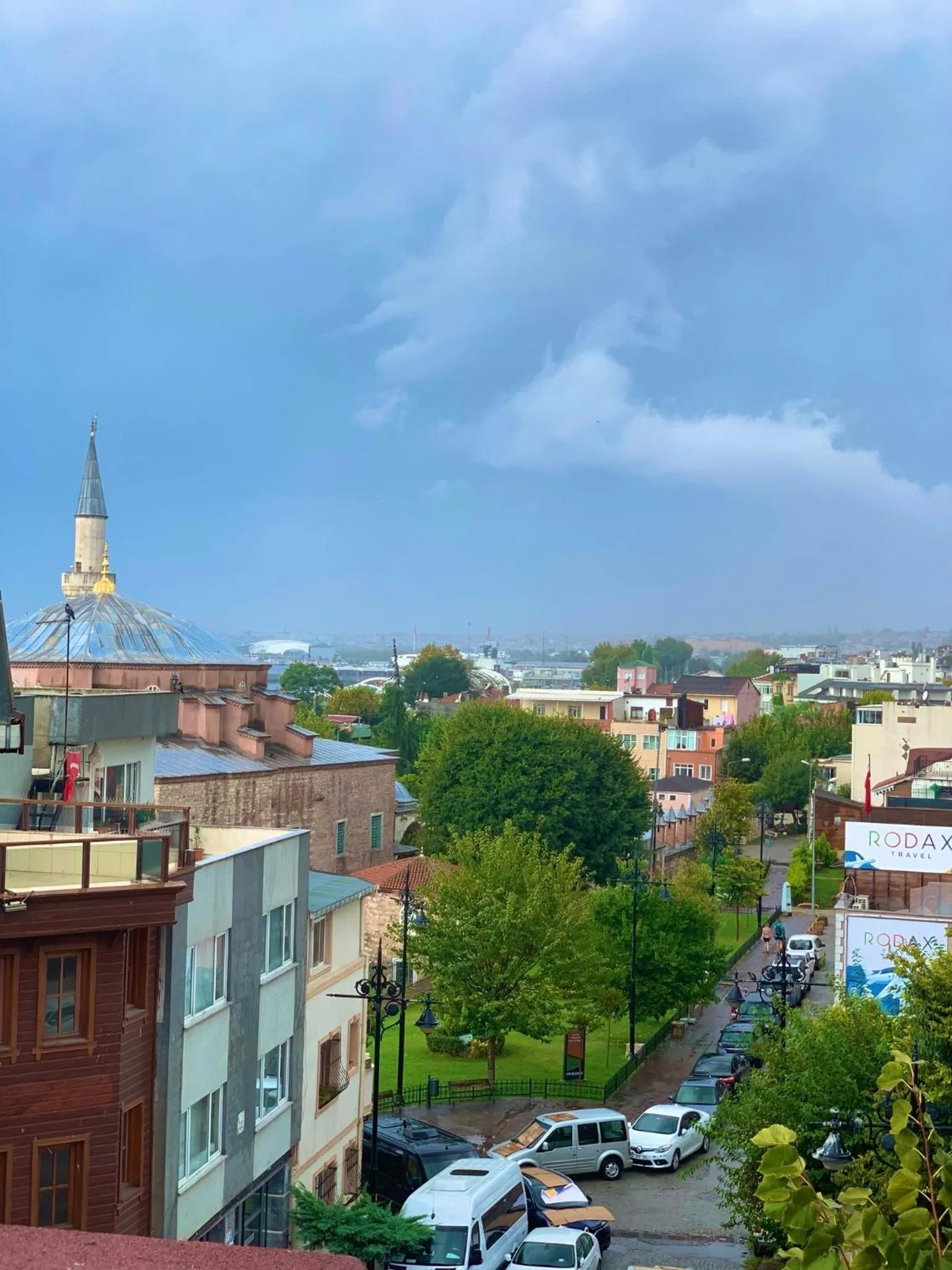 Neighbourhood in Rose Bouquets Hotel