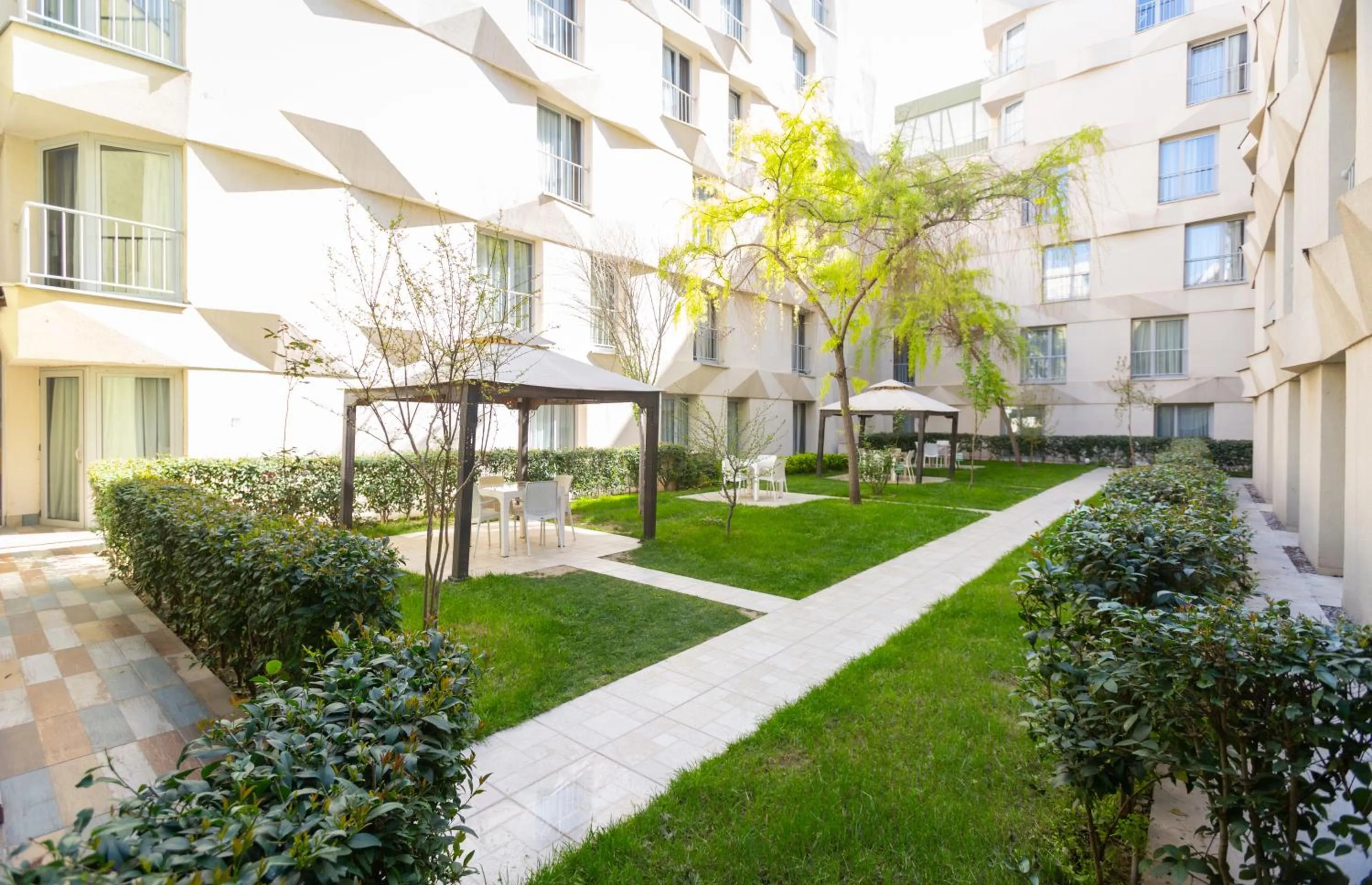 Garden in Alan Suites