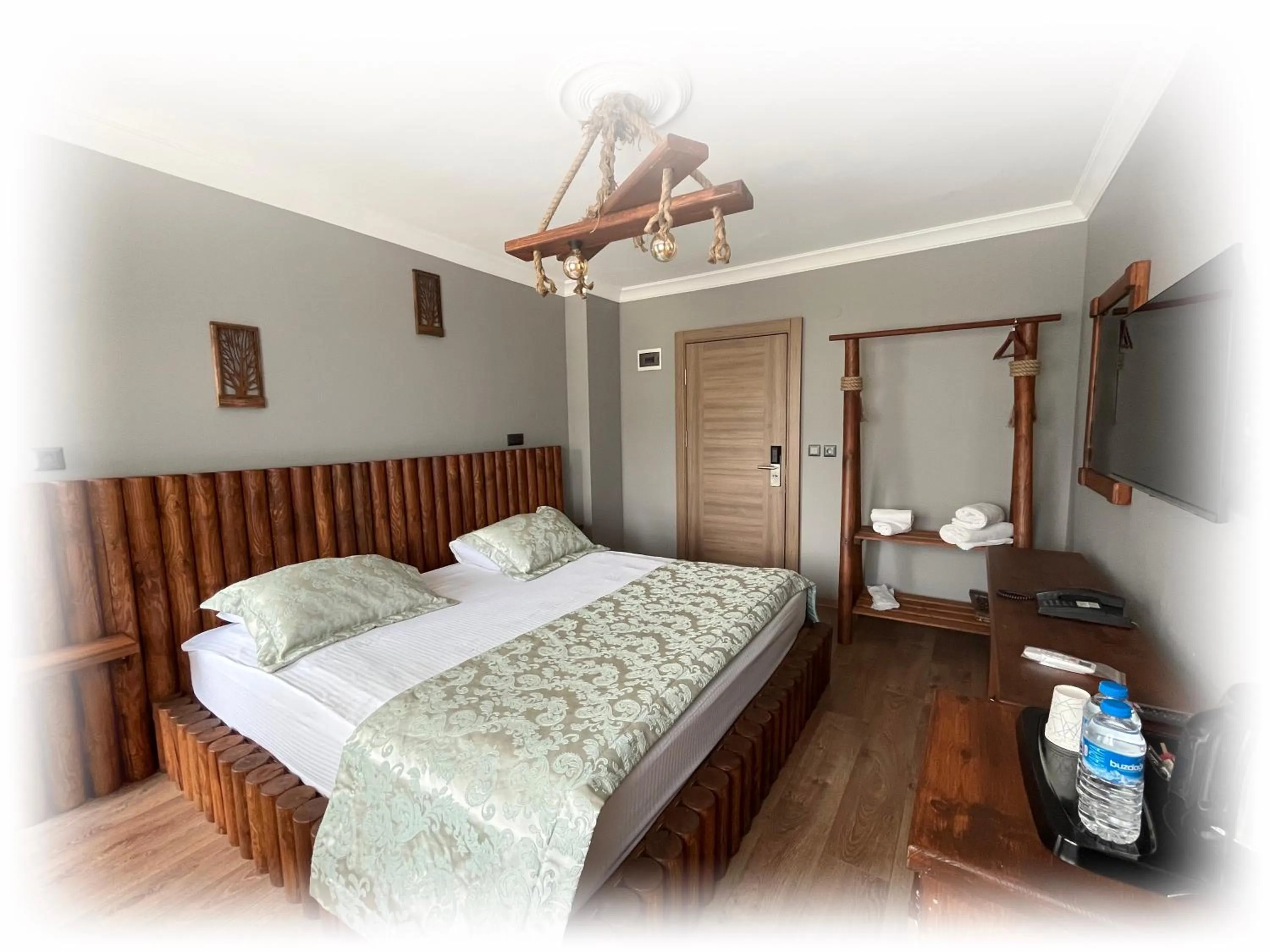 Photo of the whole room, Bed in Senler Boutique Hotel