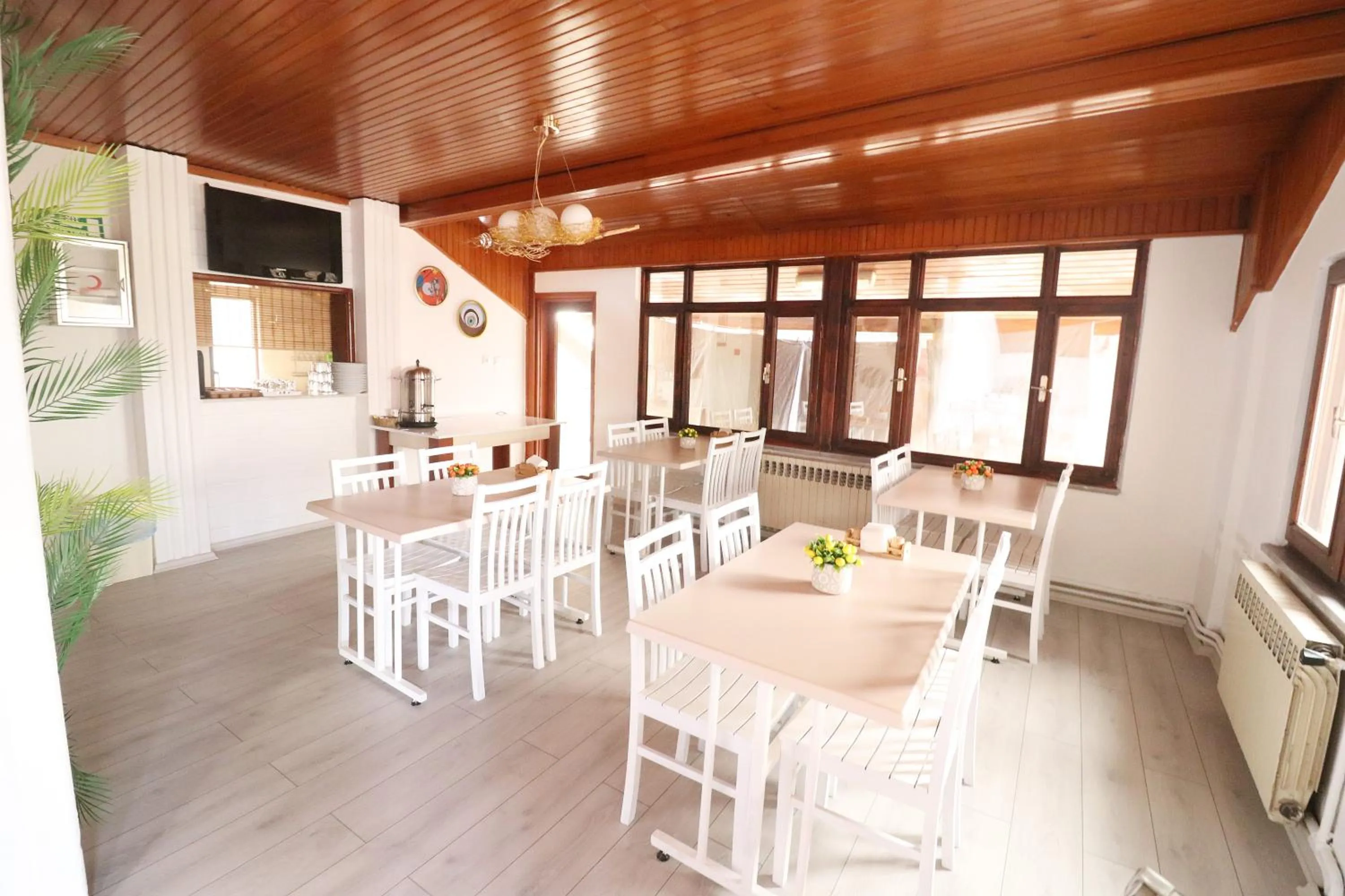 Restaurant/places to eat in Hotel Ipekyolu