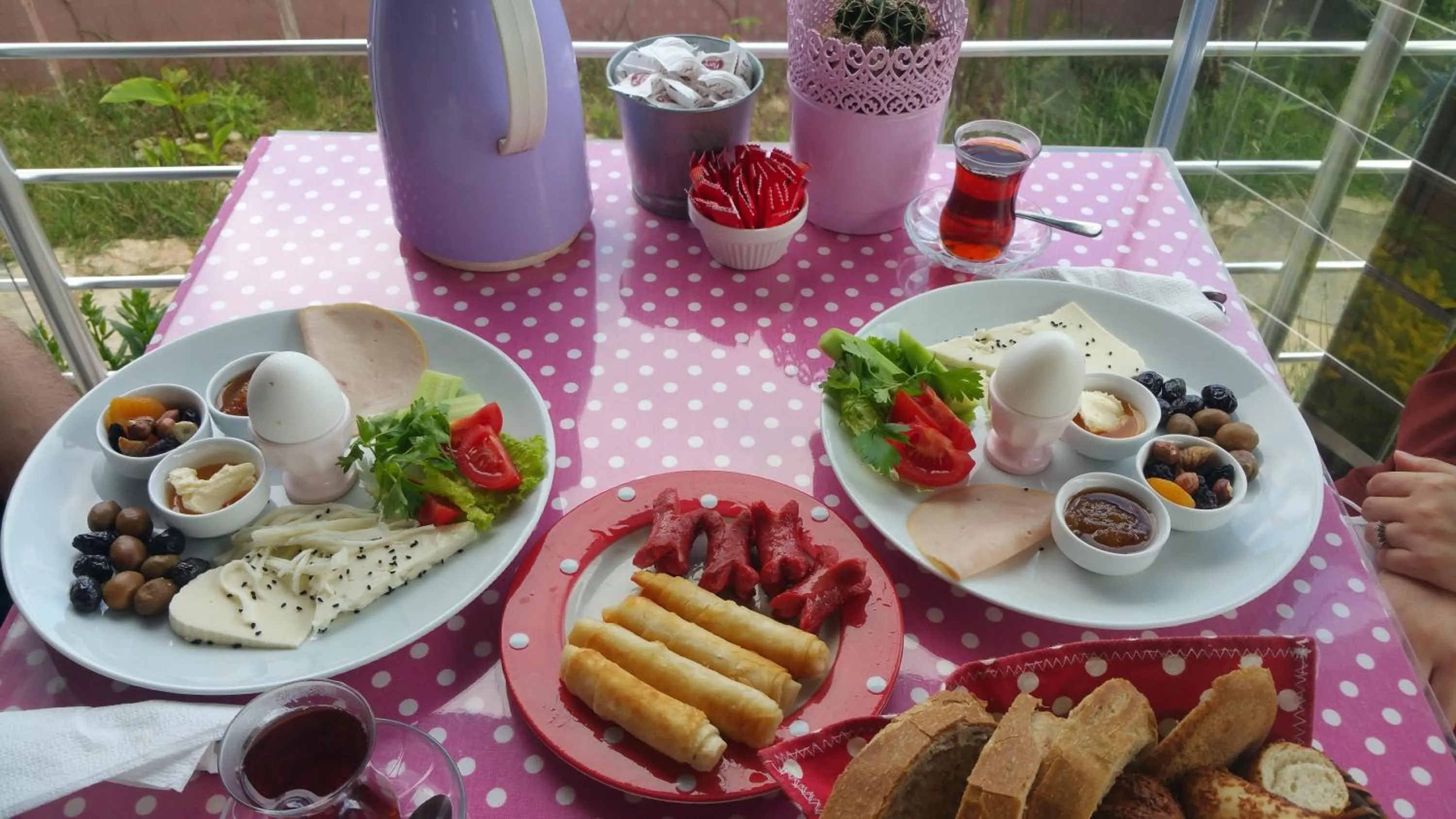 Food and drinks in Sapphire Hotel