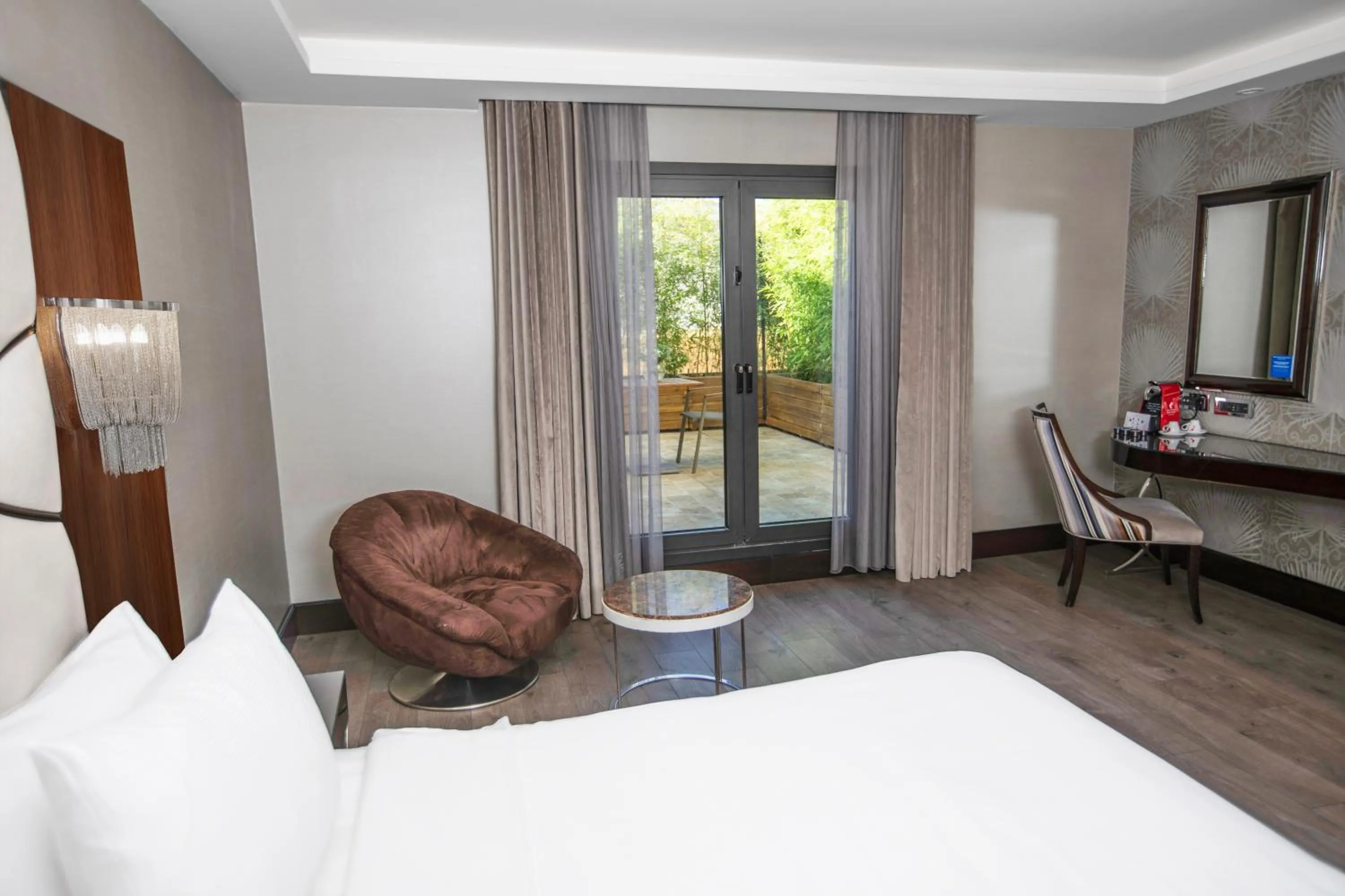 Bedroom, Bed in DoubleTree by Hilton Istanbul Gayrettepe