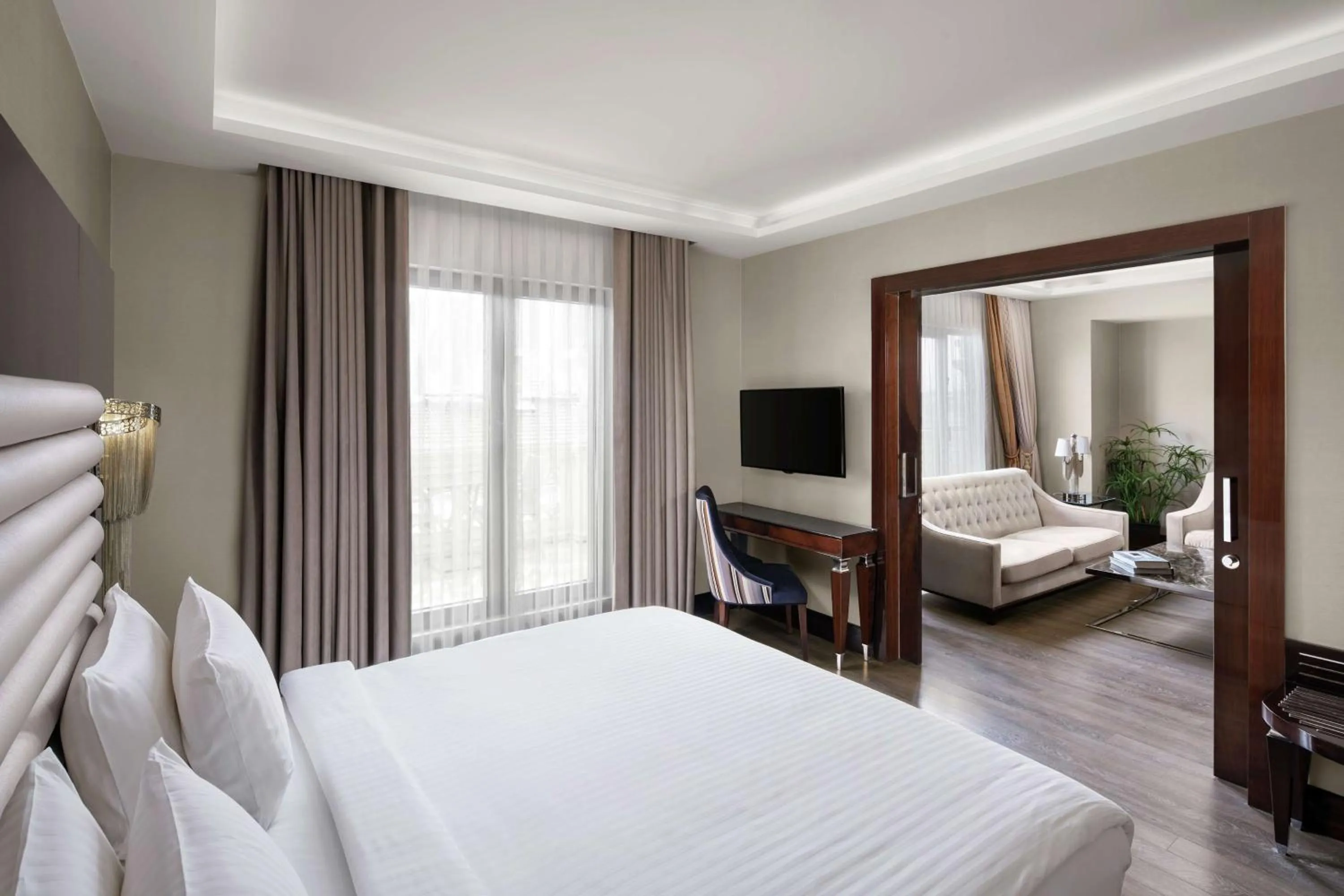 Bedroom, Bed in DoubleTree by Hilton Istanbul Gayrettepe