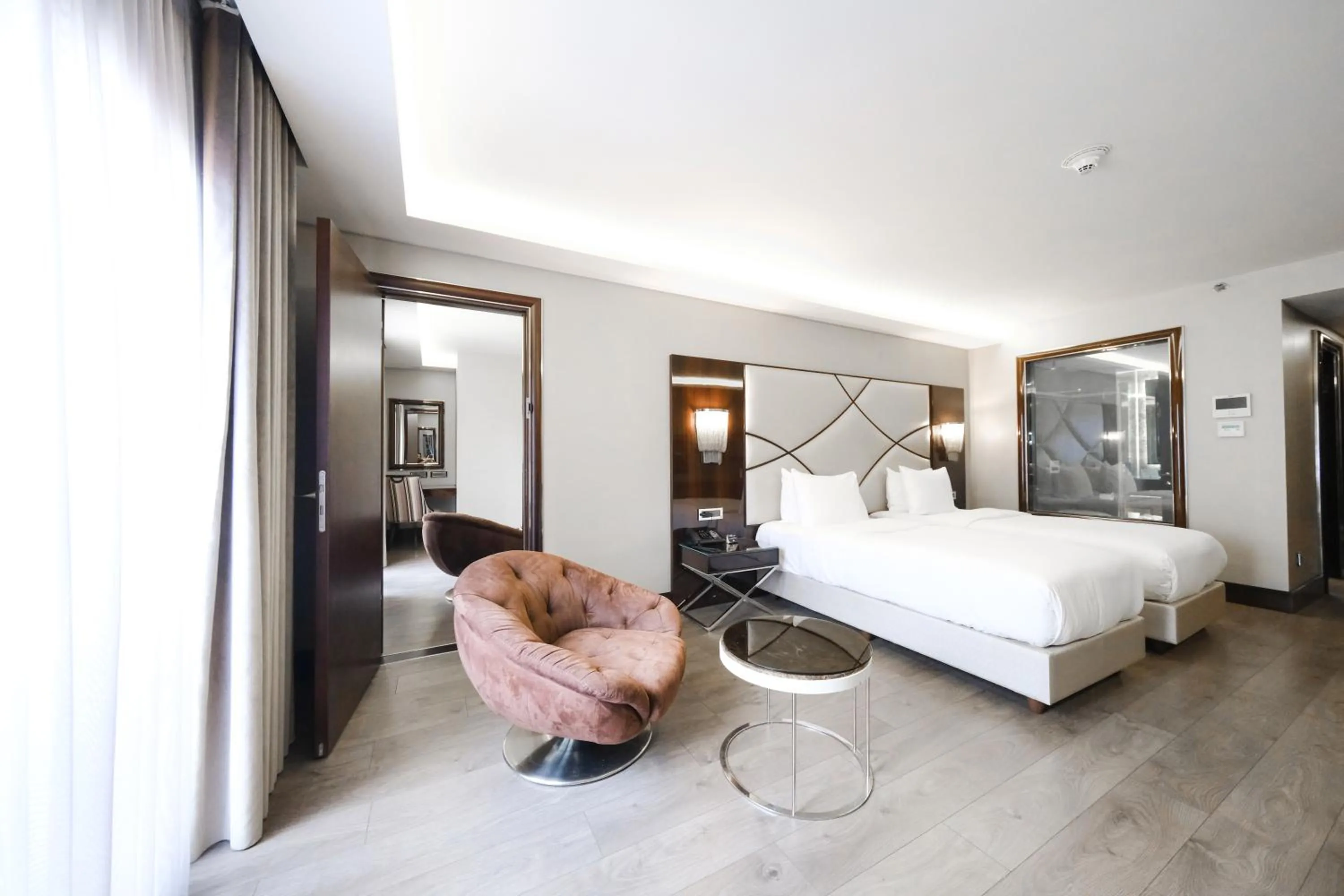 Bedroom, Bed in DoubleTree by Hilton Istanbul Gayrettepe