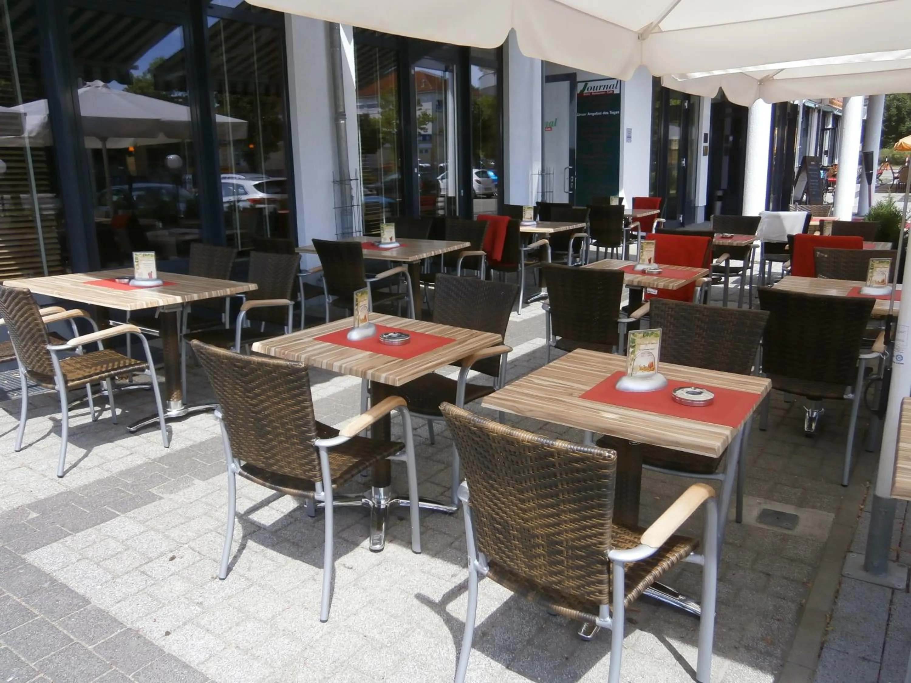 Restaurant/places to eat in Hotel Ascot Bristol