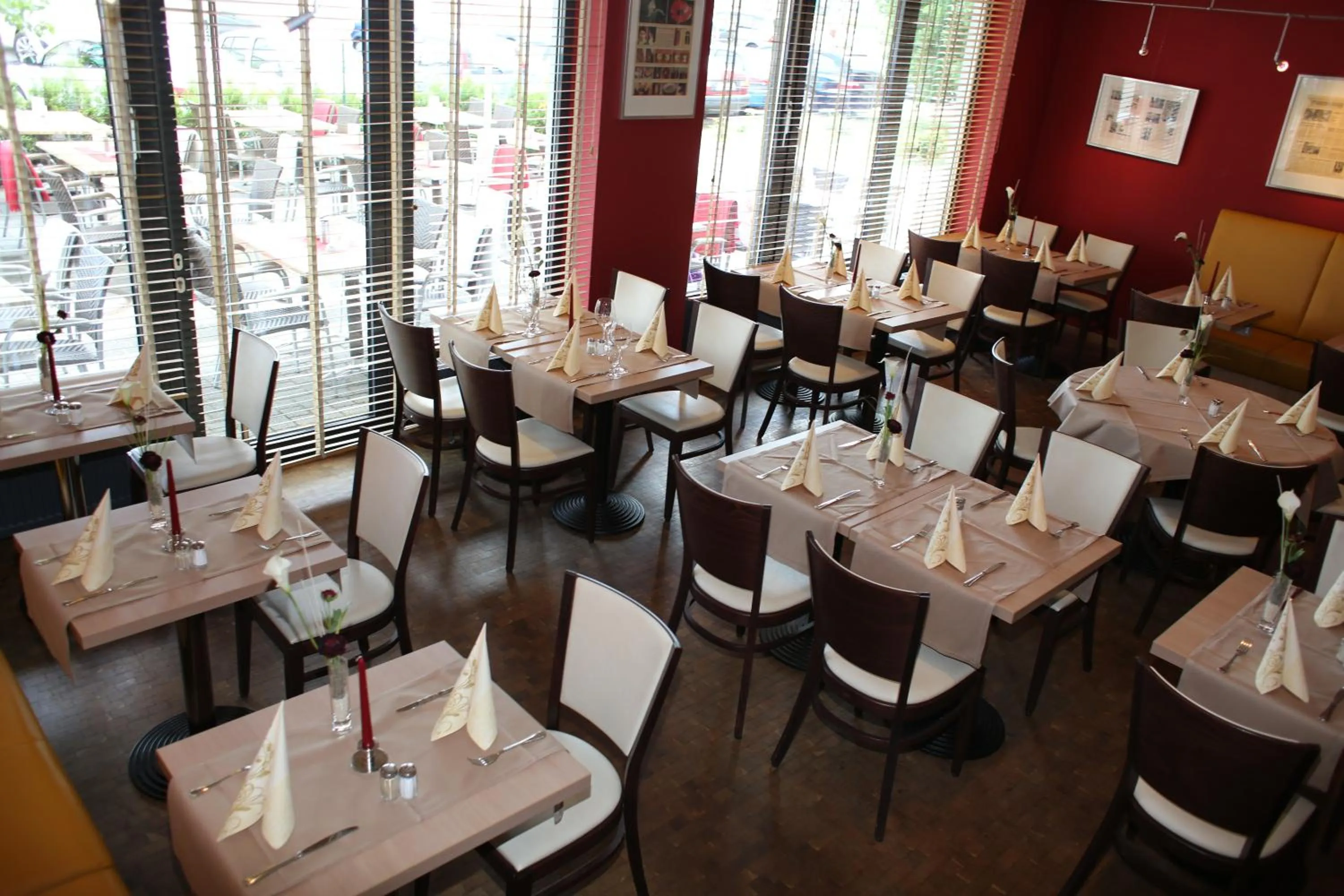 Restaurant/places to eat in Hotel Ascot Bristol