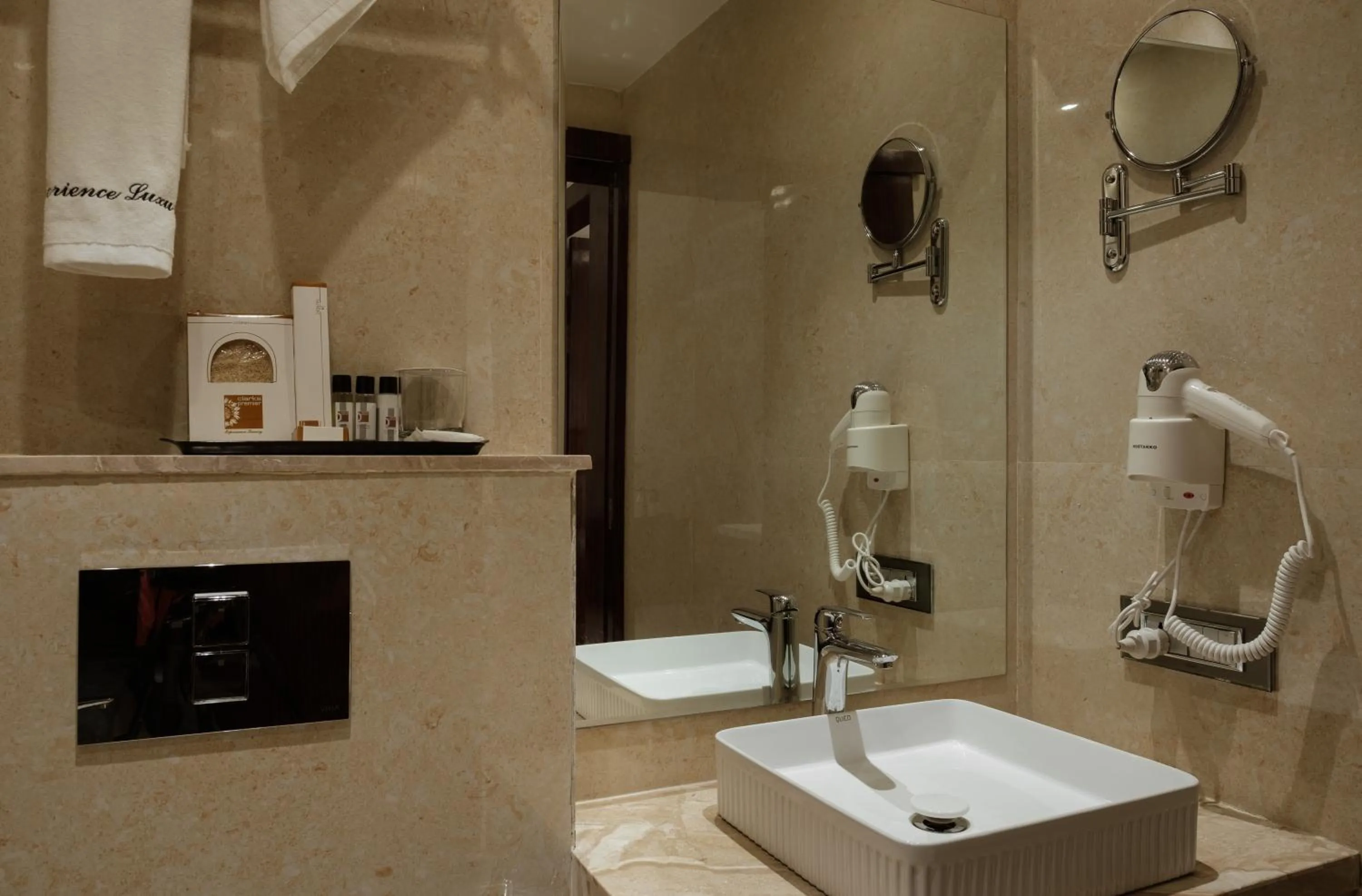 Bathroom in Hotel Clarks Premier ,Kota