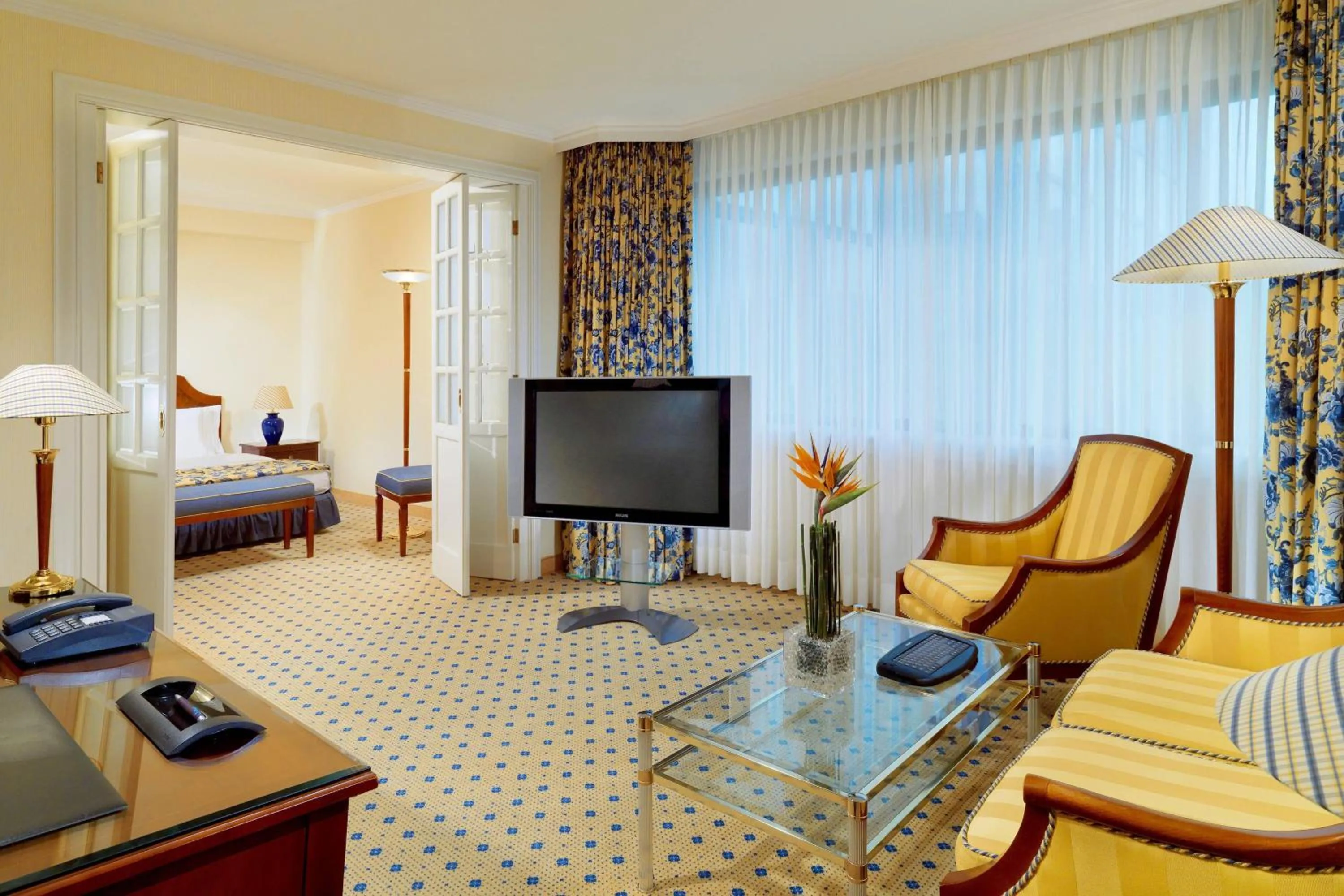 Bedroom, Bed in Sheraton Essen Hotel