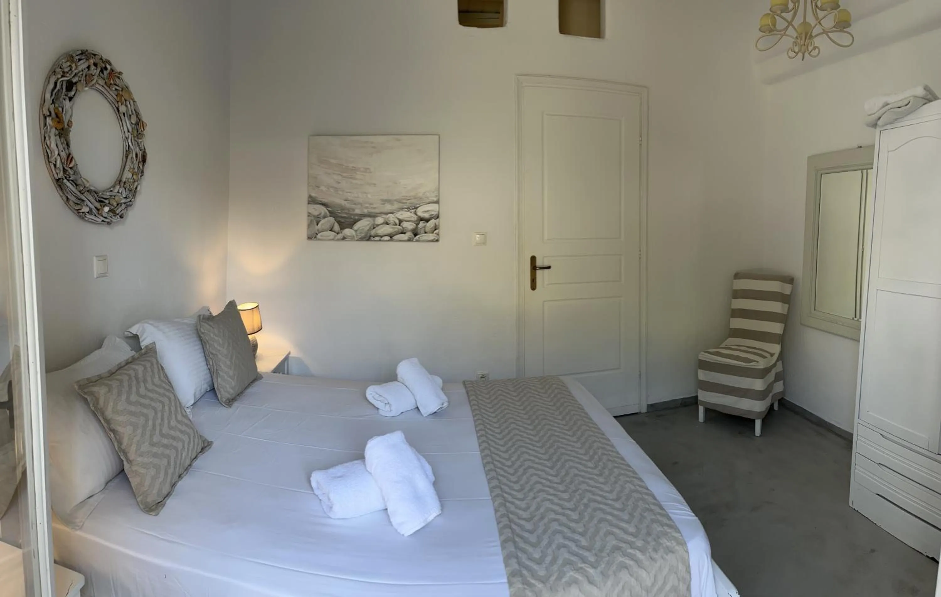 Bed in Navy Blue Suites