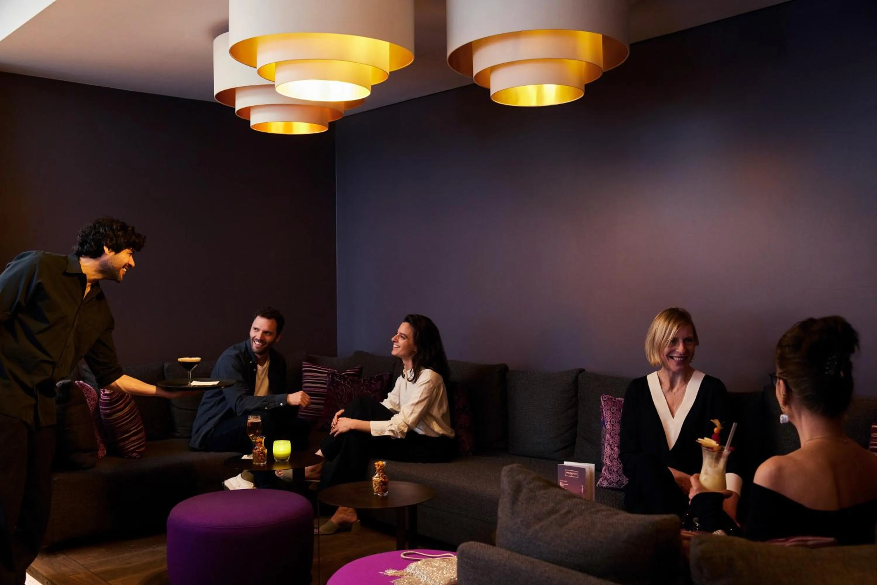 Lounge or bar in THE MADISON Hotel Hamburg